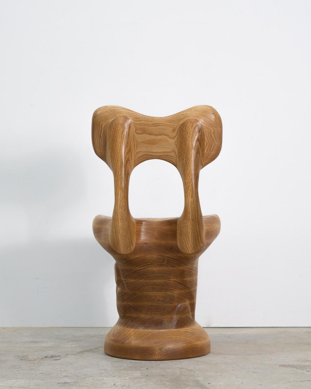 Organico moderno Sedia scultorea in Oak rosso in vendita