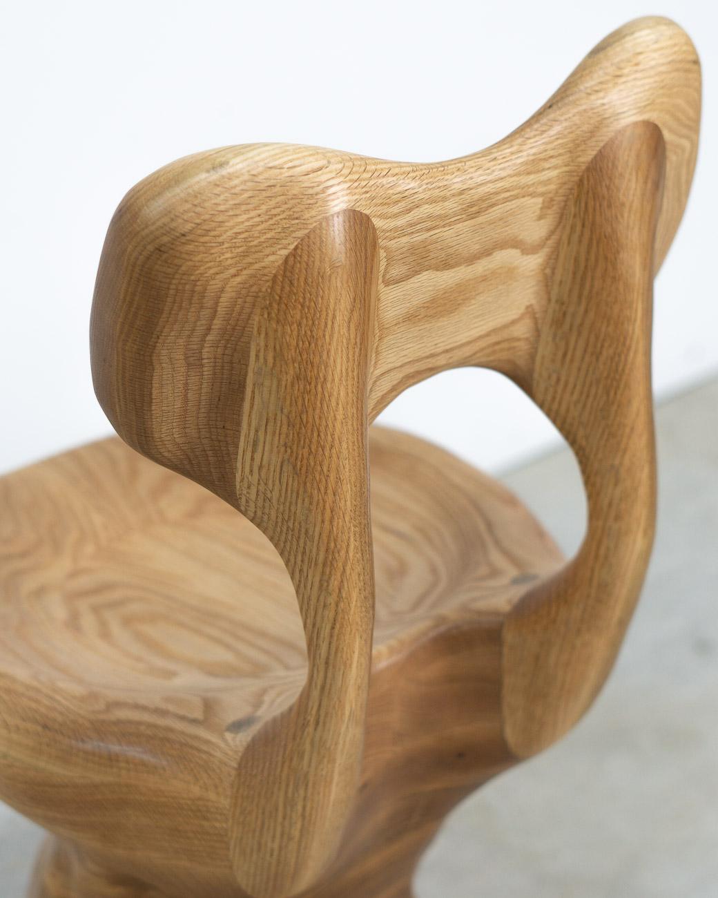 Sedia scultorea in Oak rosso In condizioni Nuovo in vendita a Waiblingen, BW