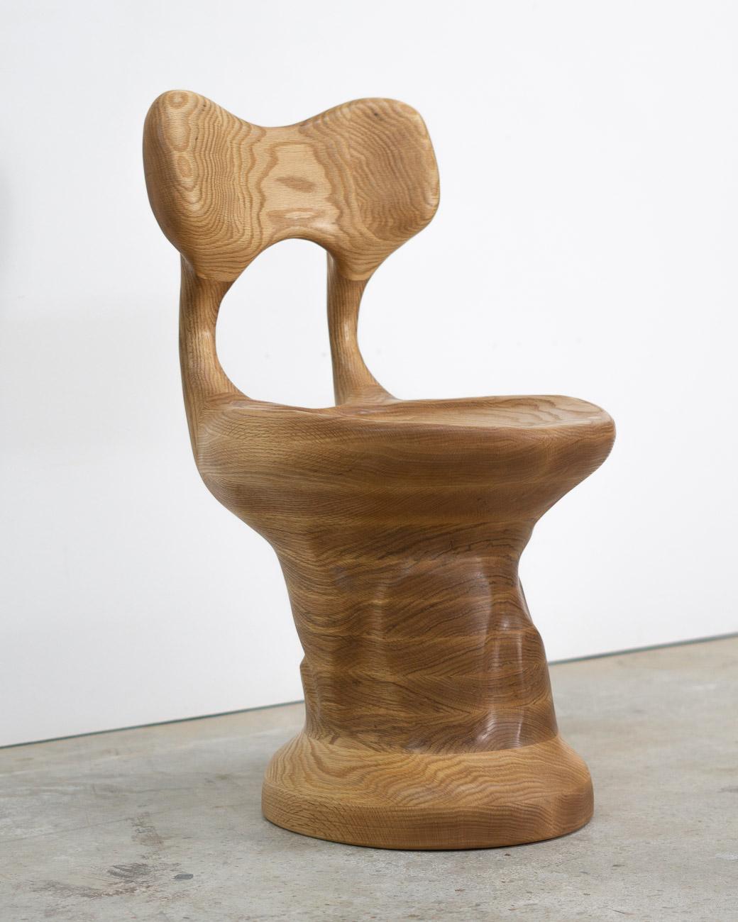 Legno Sedia scultorea in Oak rosso in vendita