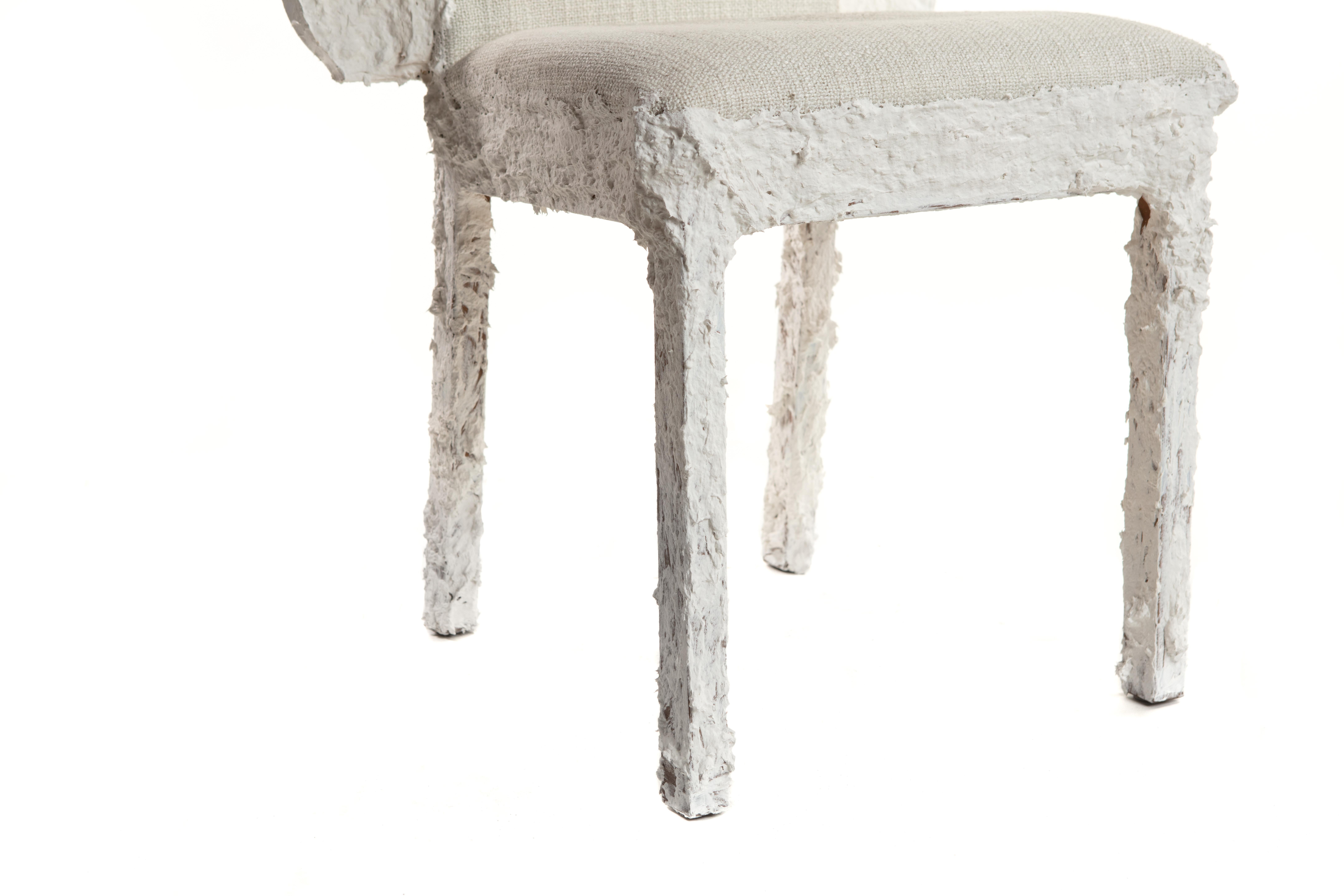 Skulpturaler Stuhl aus weißem Gips, 21. Jahrhundert von Mattia Biagi (Metall) im Angebot