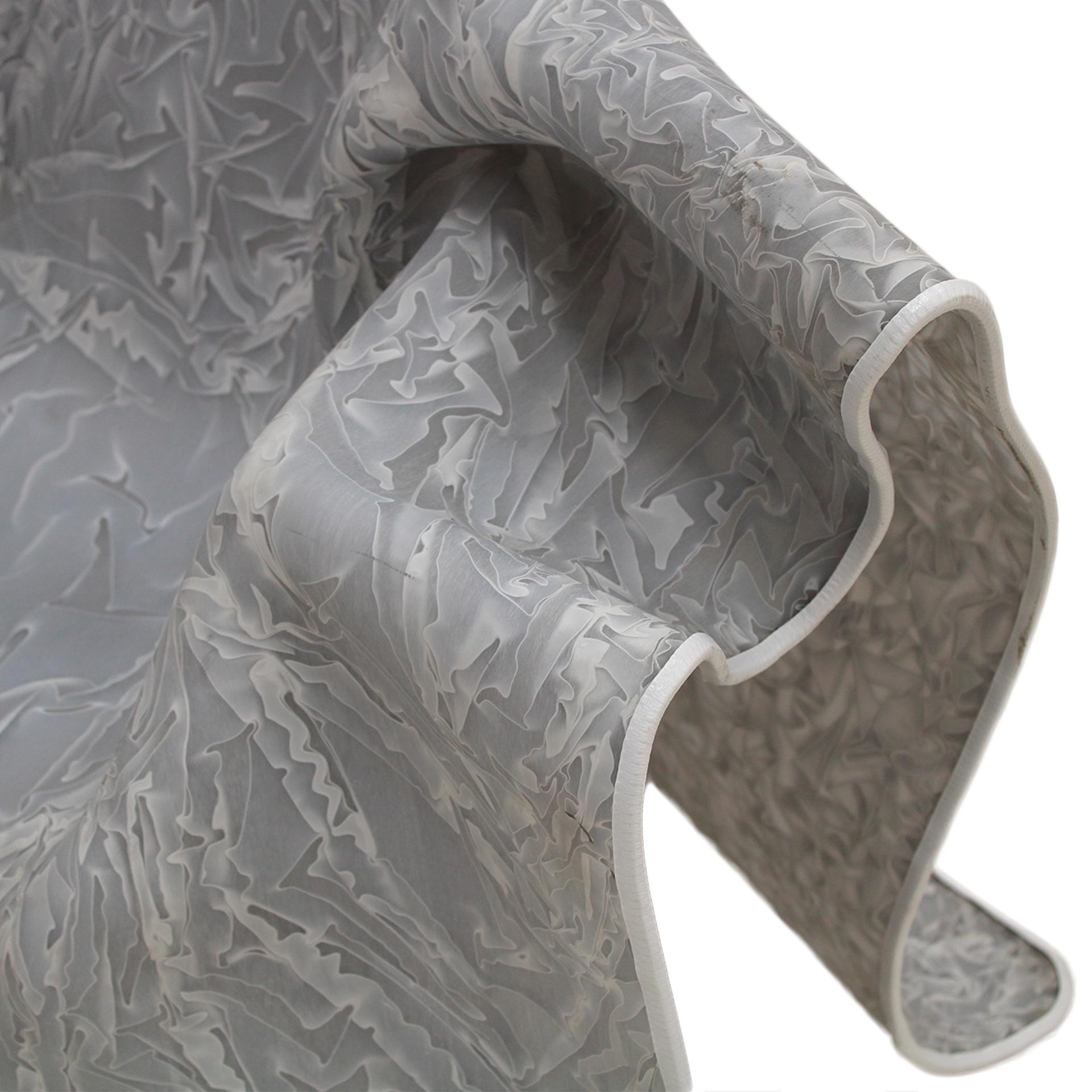 Silla escultural orgánica gris de fibra de vidrio, Italia, años 80 Fibra de vidrio en venta