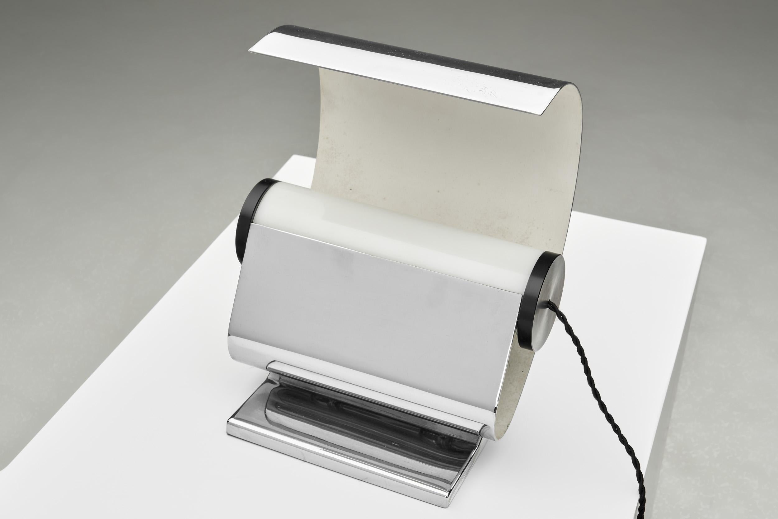 Lampe de table sculpturale en métal chromé, Italie, années 1960 en vente 4