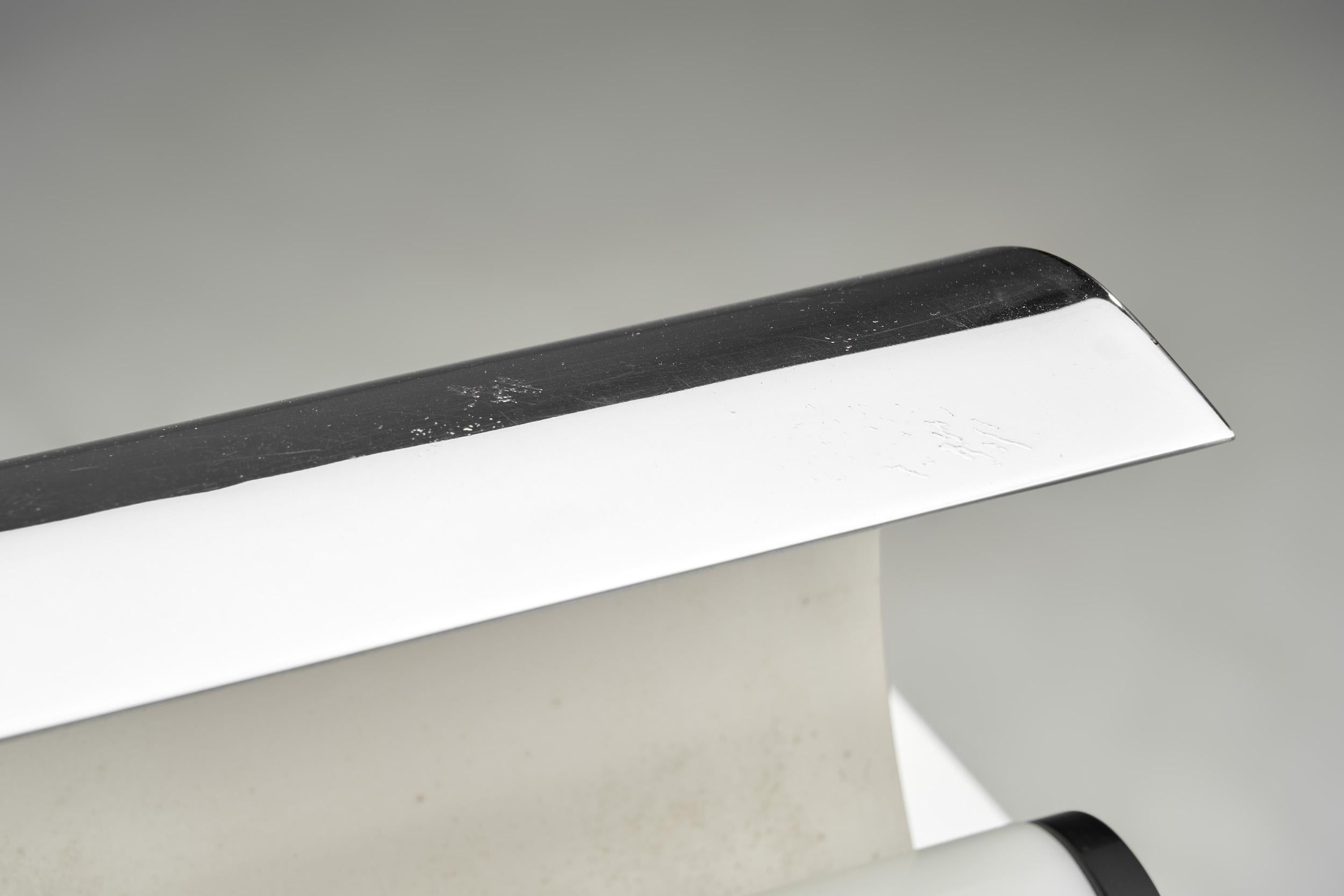 Lampe de table sculpturale en métal chromé, Italie, années 1960 en vente 6