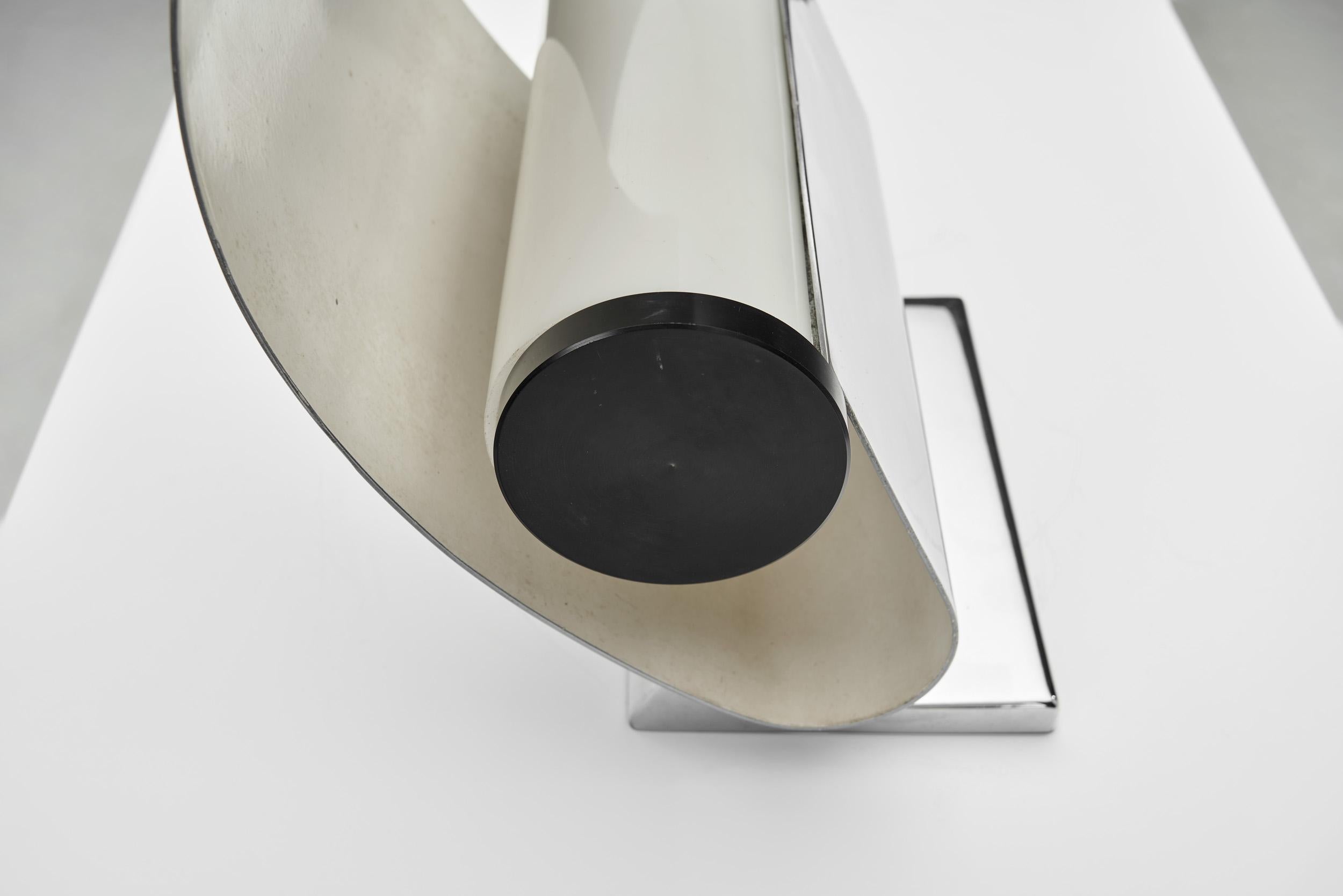 Lampe de table sculpturale en métal chromé, Italie, années 1960 en vente 9