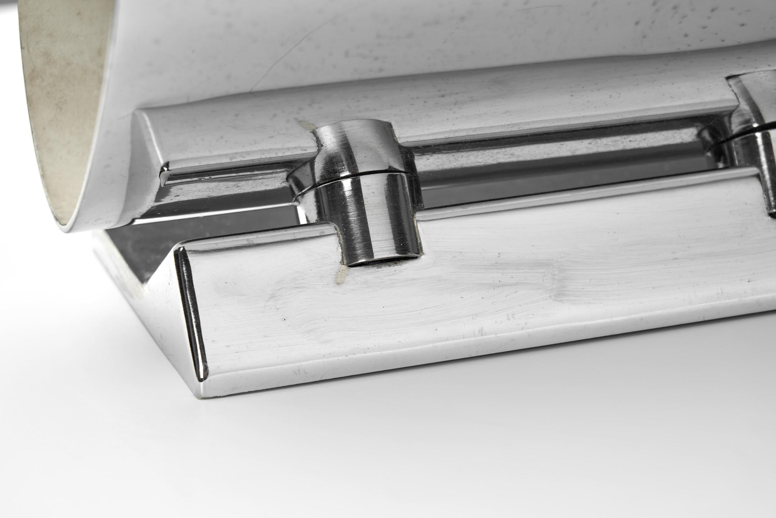 Lampe de table sculpturale en métal chromé, Italie, années 1960 en vente 11