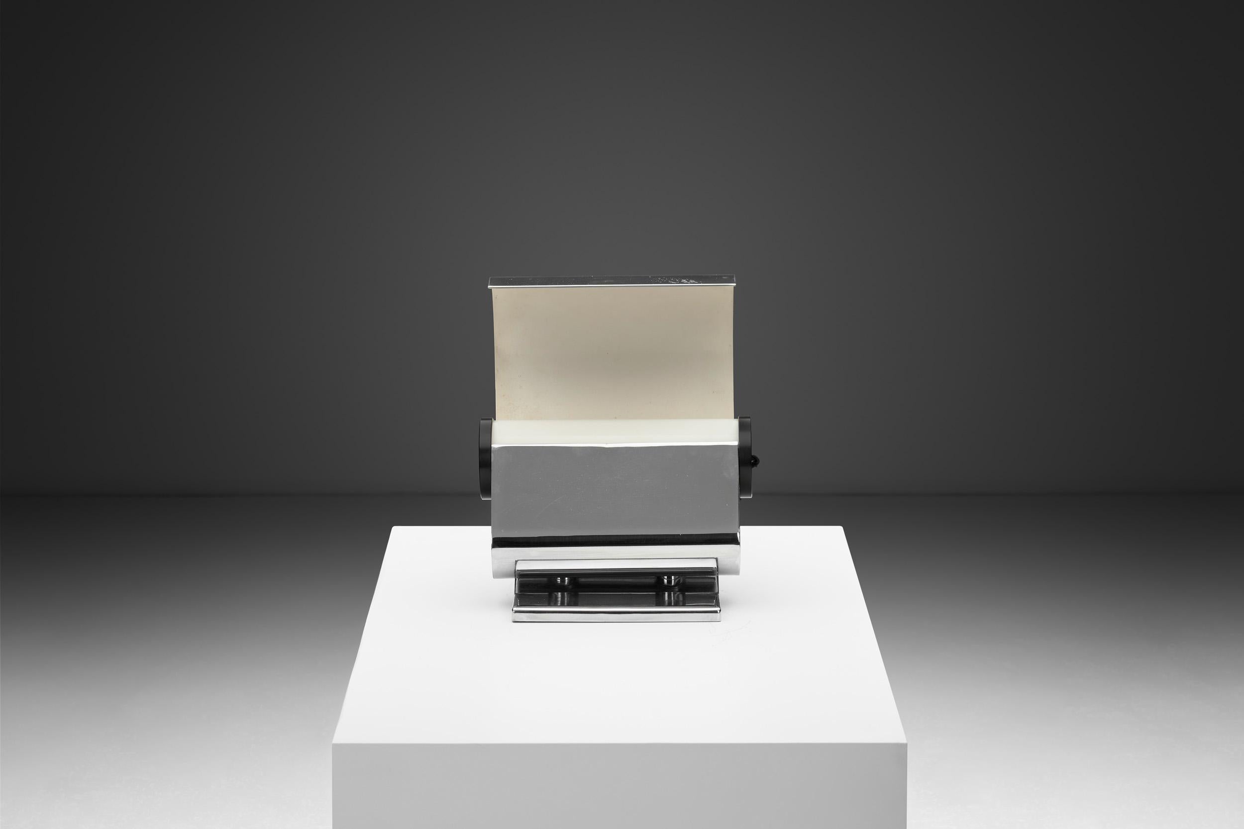 Lampe de table sculpturale en métal chromé, Italie, années 1960 Bon état - En vente à Utrecht, NL