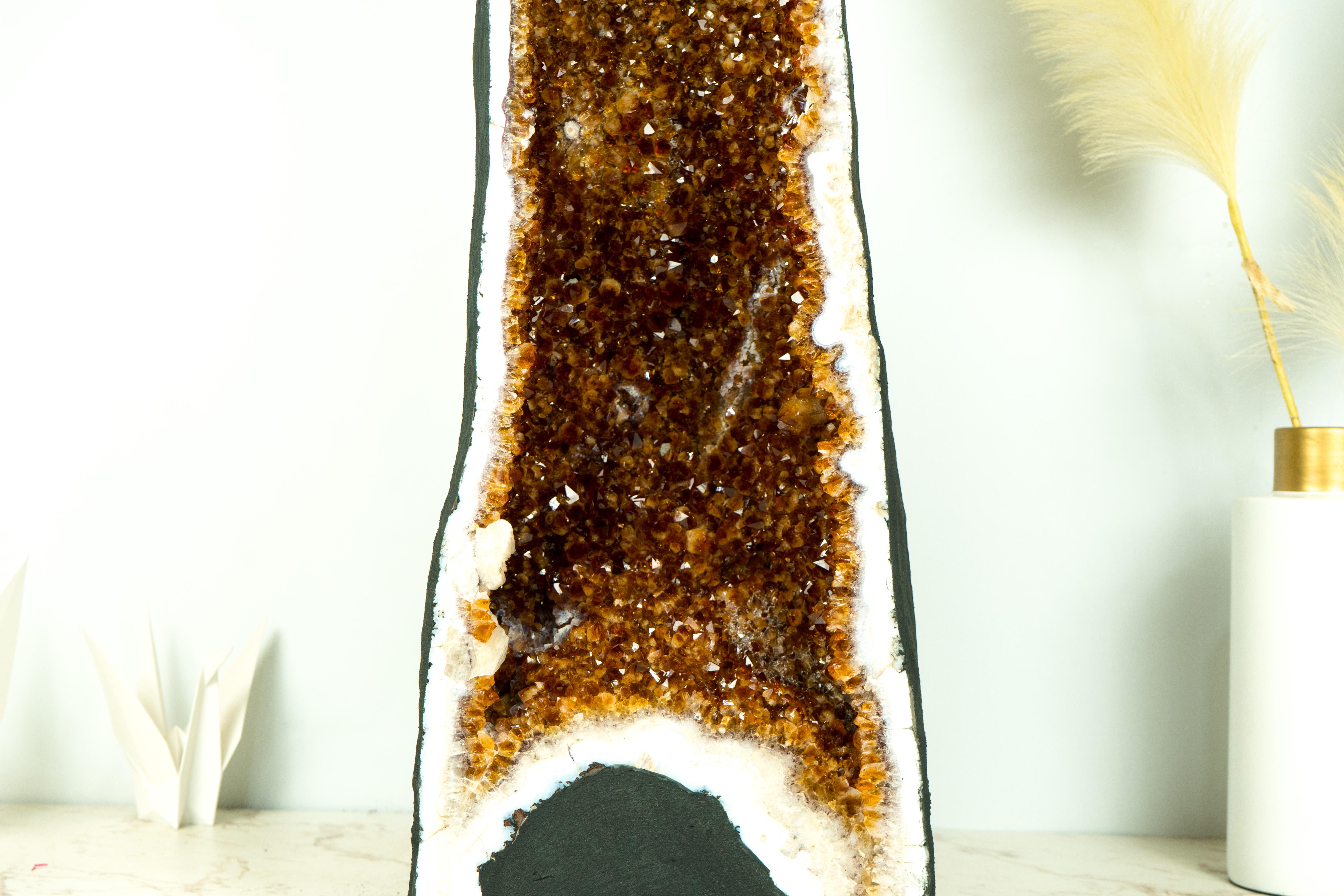 Skulpturale Citrin-Geode-Kathedrale aus Madeira mit hochkarätigem Madeira-Citrin, Super-Extra im Angebot 4