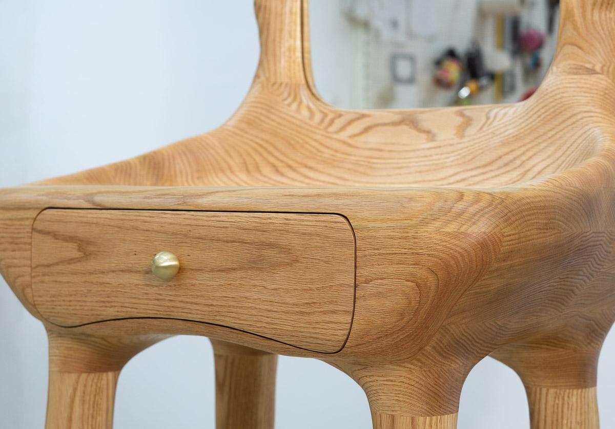 Sculptural Cloudy Dressing Table in Red Oak Wood by Alexander Knysch
Dimensions: 150 x 80 x 41cm
Materials: Red Oak Wood

Alexander was born in Kazakhstan in 1990 and moved to Germany at the age of 4, where he grew up near Stuttgart with his parents