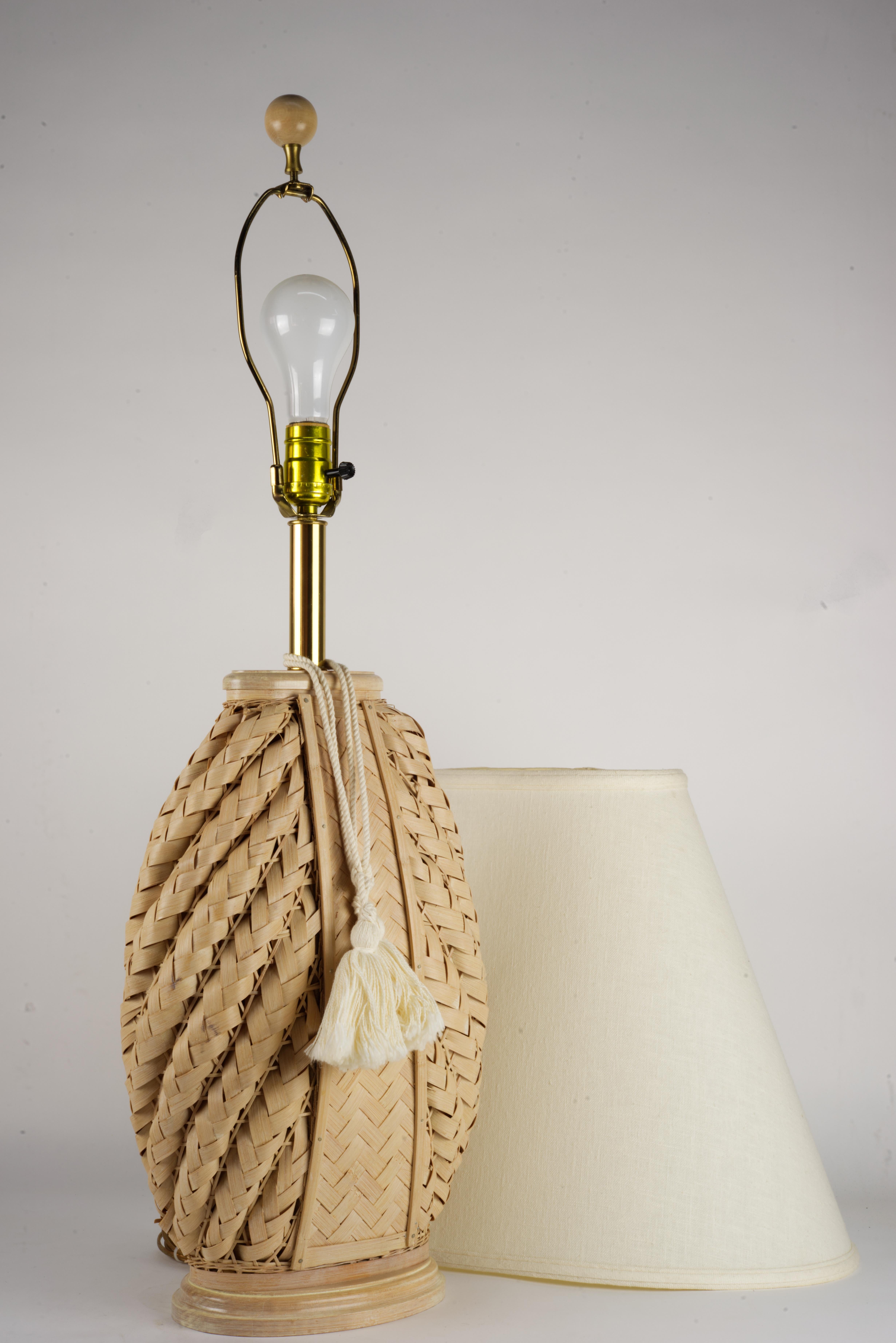 Sculptural Coastal Rattan Table Lamp Organic Modern Wood Base In Good Condition For Sale In Clifton Springs, NY