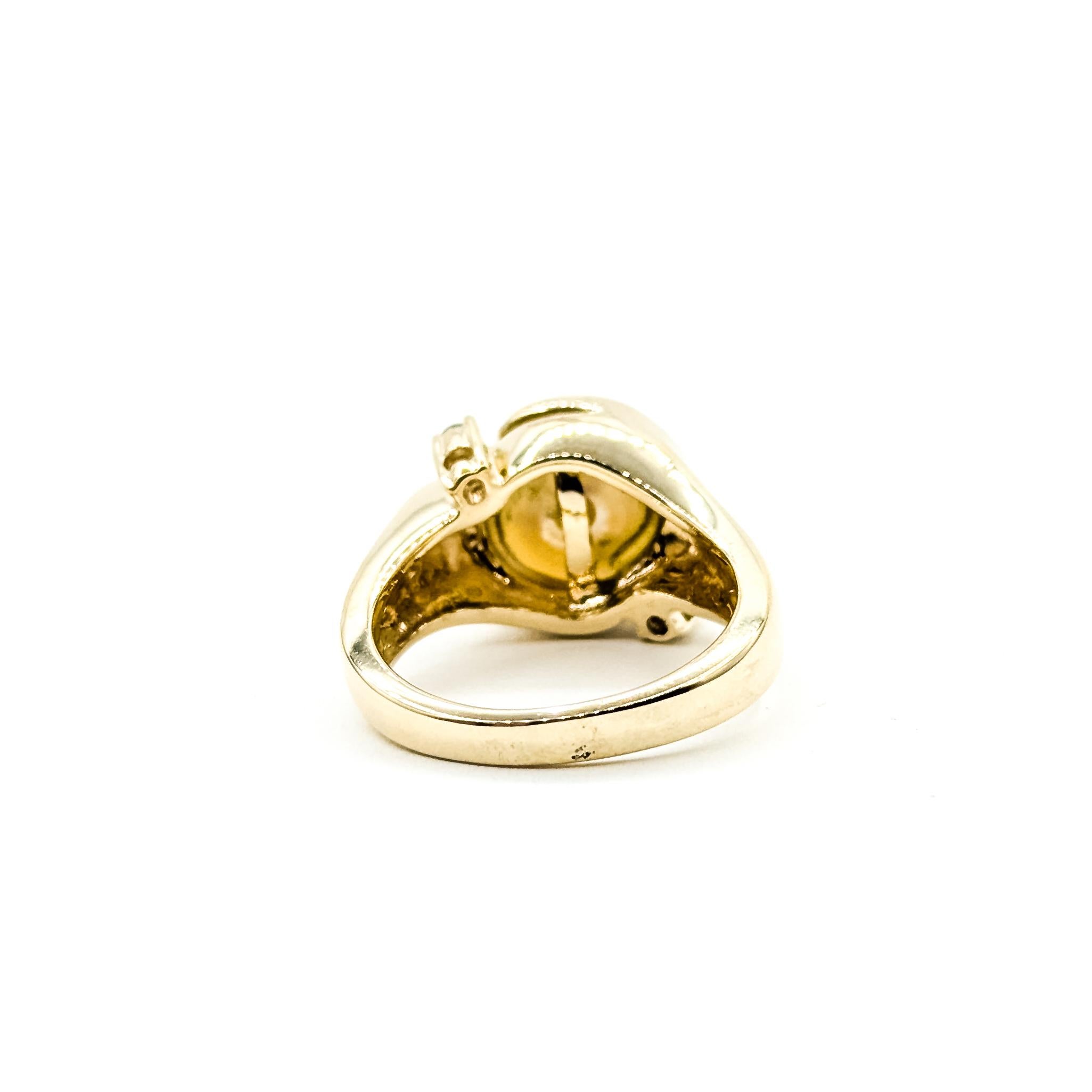 Sculptural Cocktail Pearl & Diamond Ring in 14k en venta 2