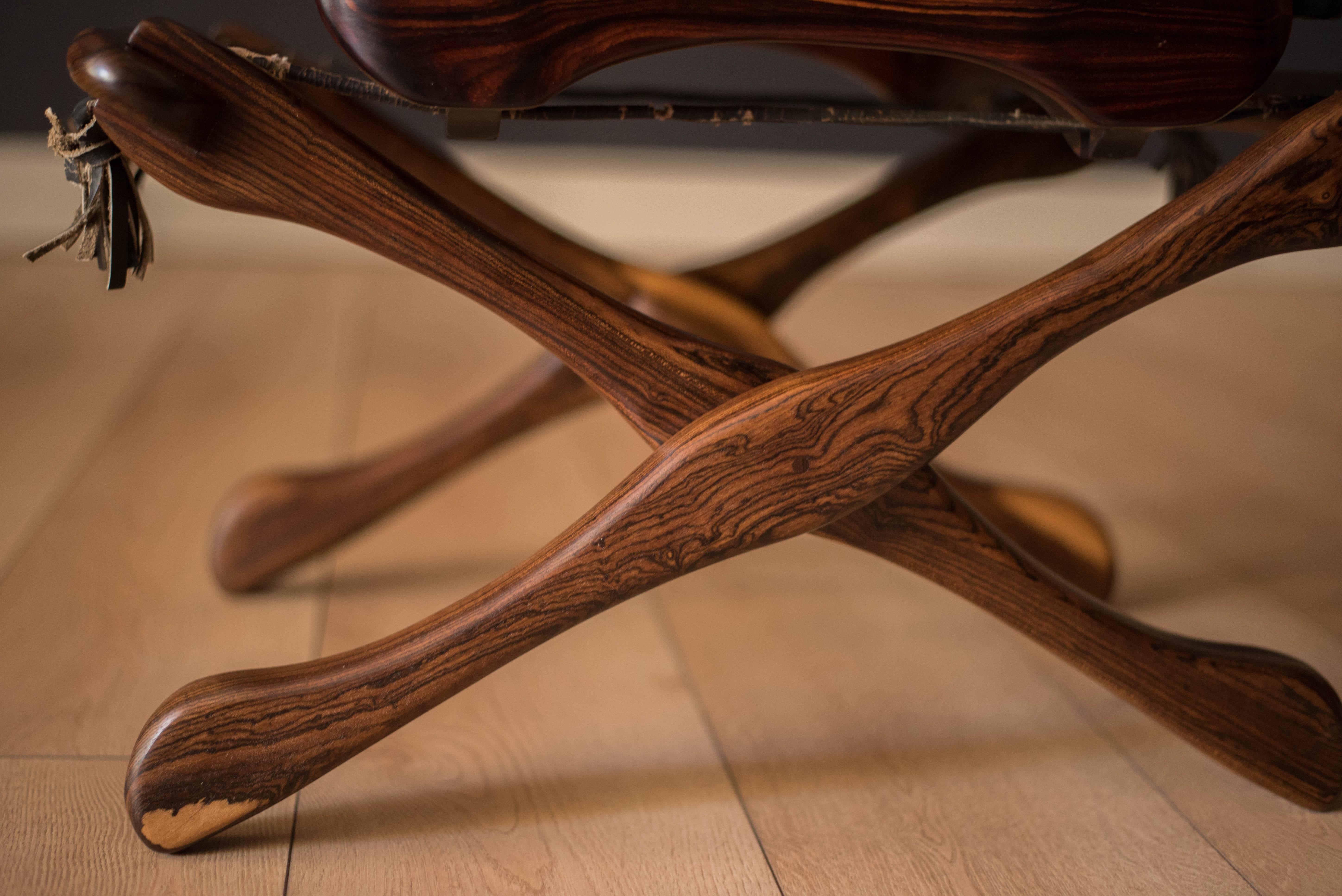 Fauteuil de salon et pouf sculpturaux en cuir de rose Cocobolo par Don Shoemaker en vente 9