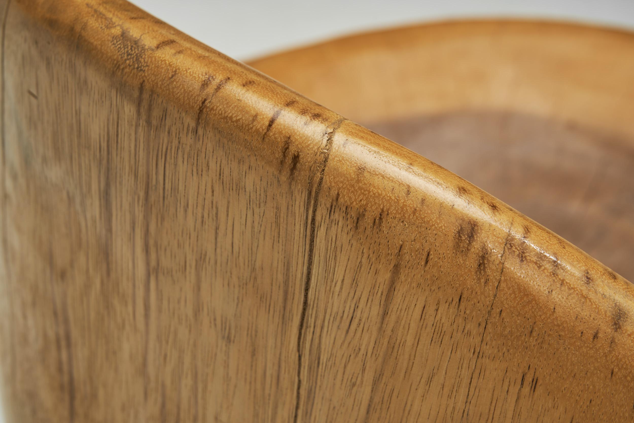 Silla Escultórica de Madera de Coco, Europa Segunda mitad del siglo XX en venta 8