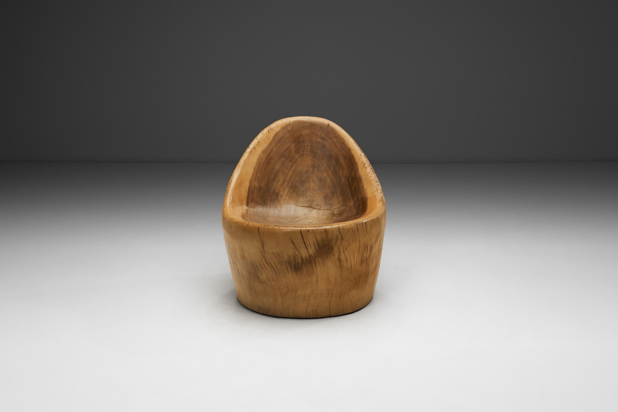 Silla Escultórica de Madera de Coco, Europa Segunda mitad del siglo XX en Bueno estado para la venta en Utrecht, NL