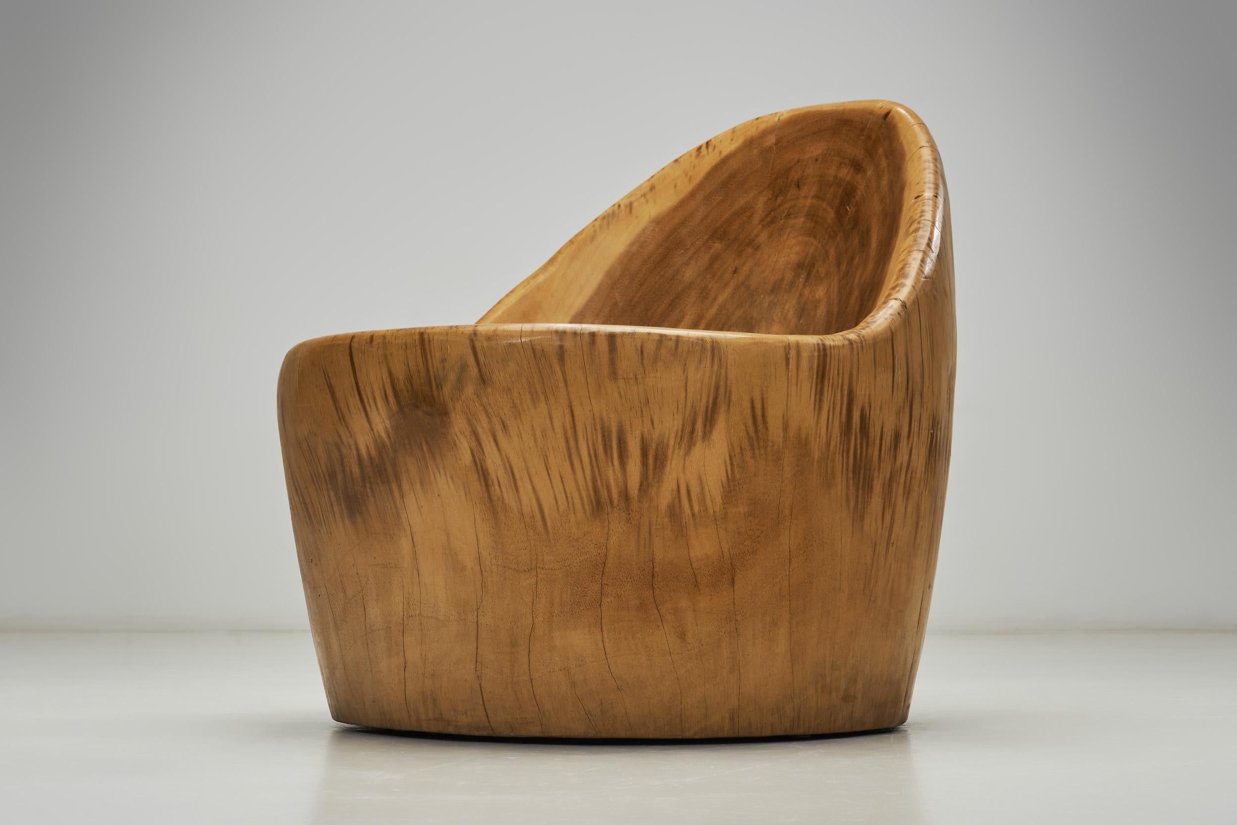 Silla Escultórica de Madera de Coco, Europa Segunda mitad del siglo XX en venta 1