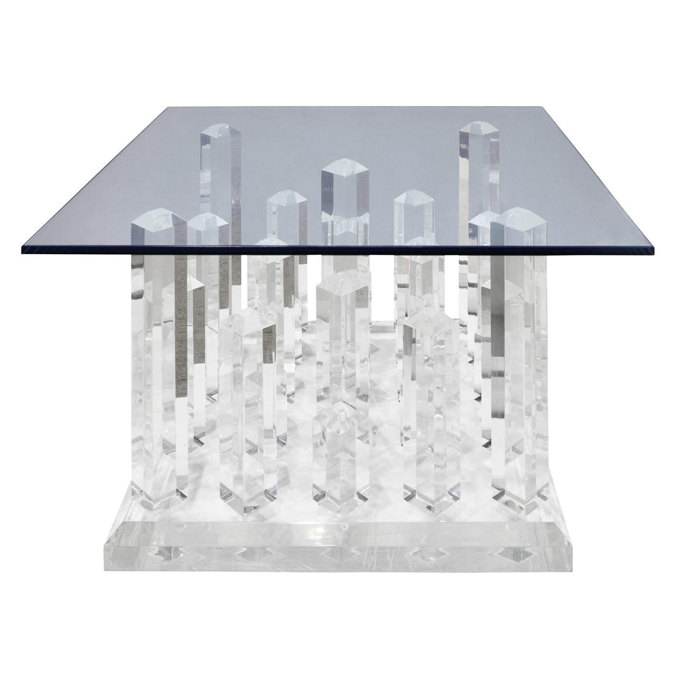 Table basse ou table d'appoint sculpturale avec base en forme de paysage urbain en plexiglas et plateau en verre, 1970 en vente