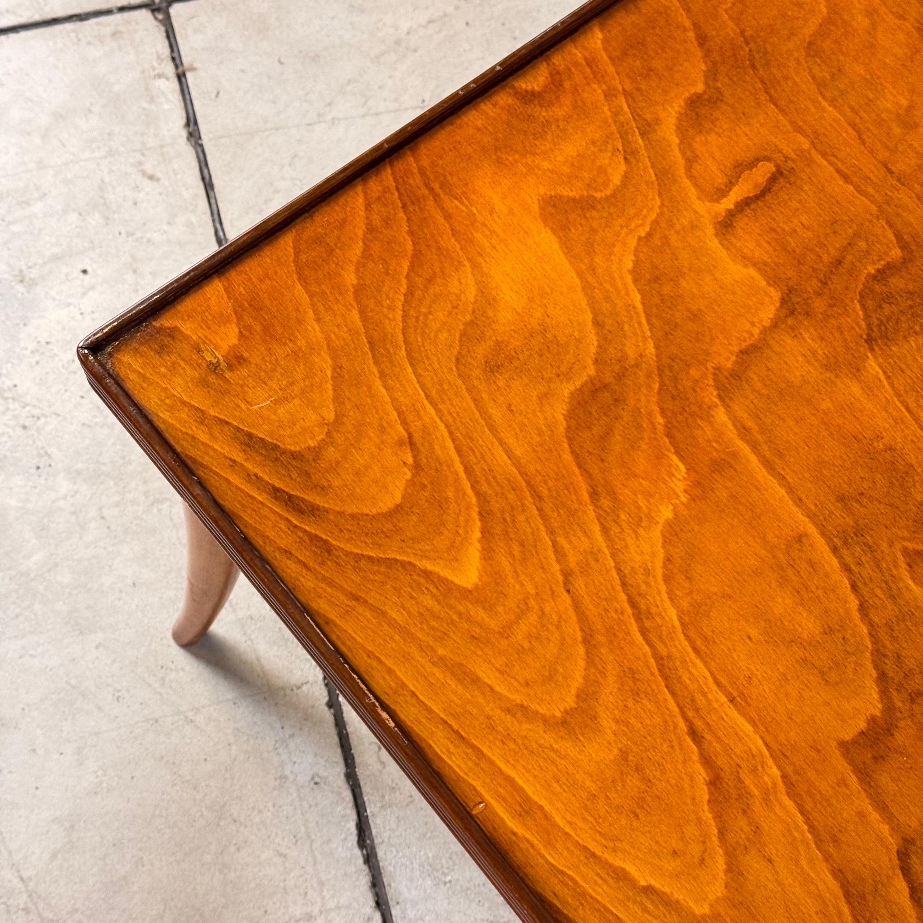 Table basse sculpturale attribuée à Paolo Buffa pour La Permanente Mobili Cantù en vente 1