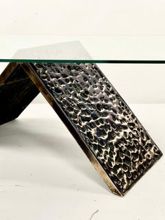 Table basse sculpturale en bronze, étain et pierre 21e siècle par Mattia Biagi
