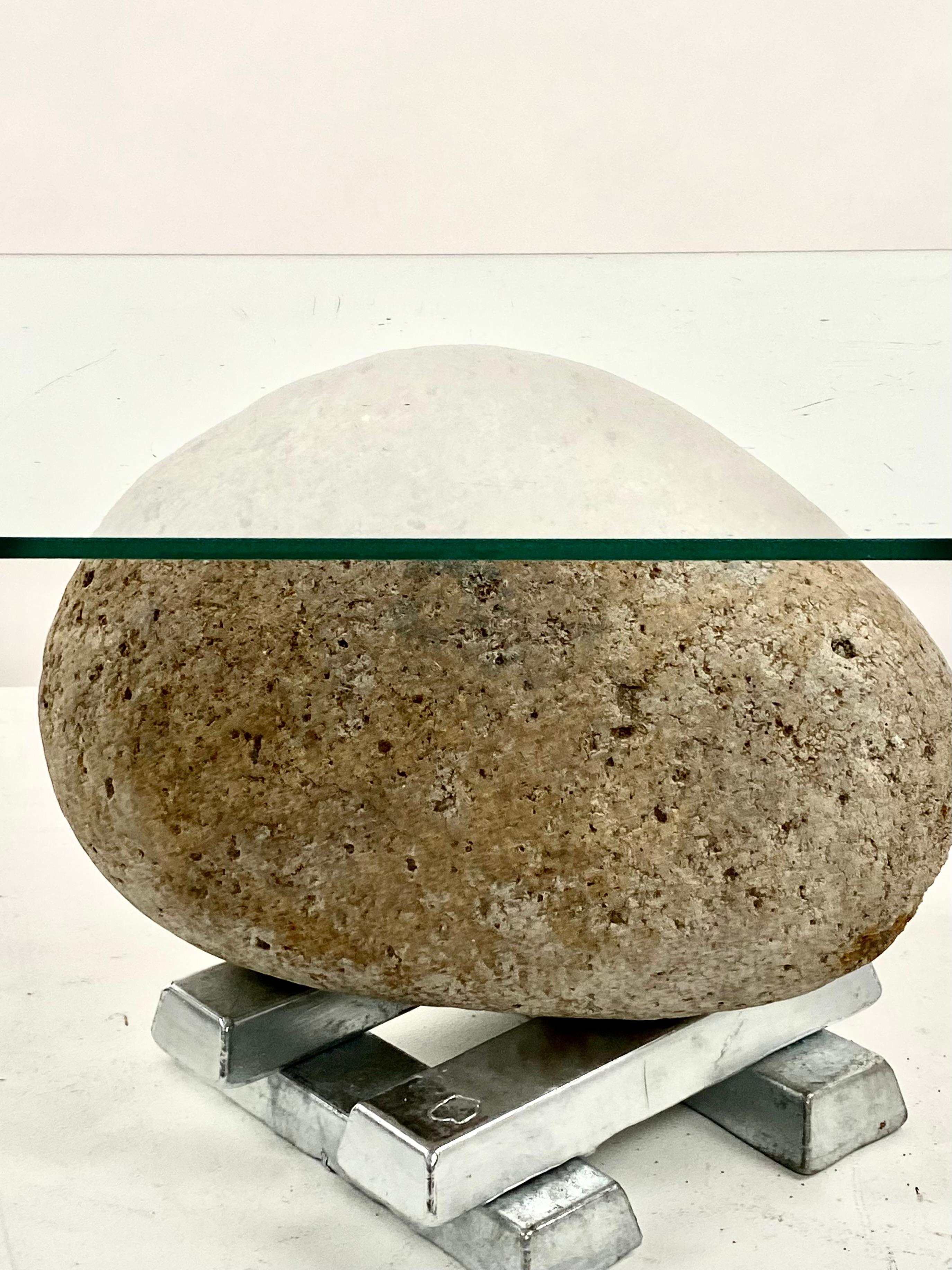 Américain Table basse sculpturale en bronze, étain et pierre 21e siècle de Mattia Biagi en vente