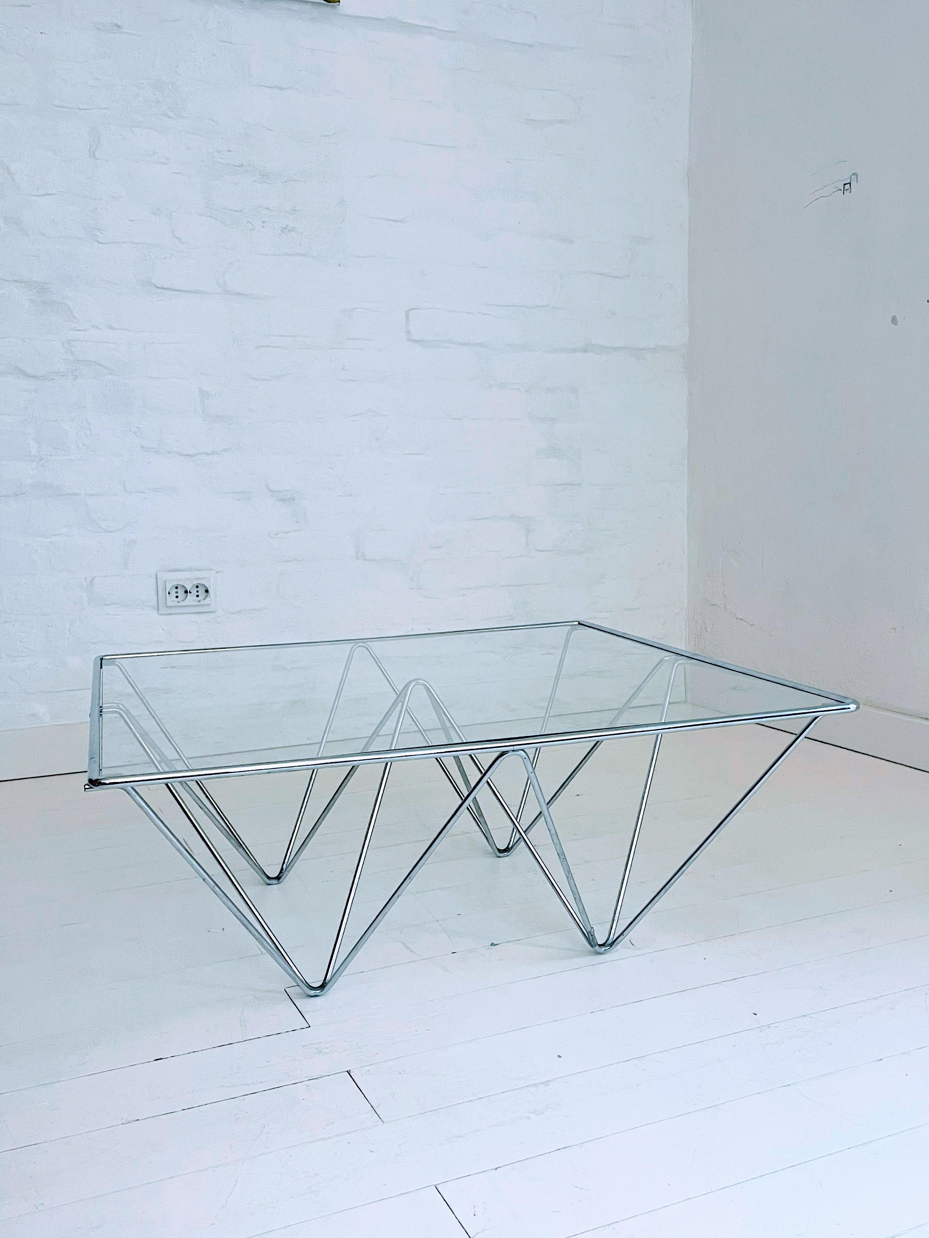 Modern Sculptural Coffee Table in the Style of Paolo Piva for B & B Italia 1980s