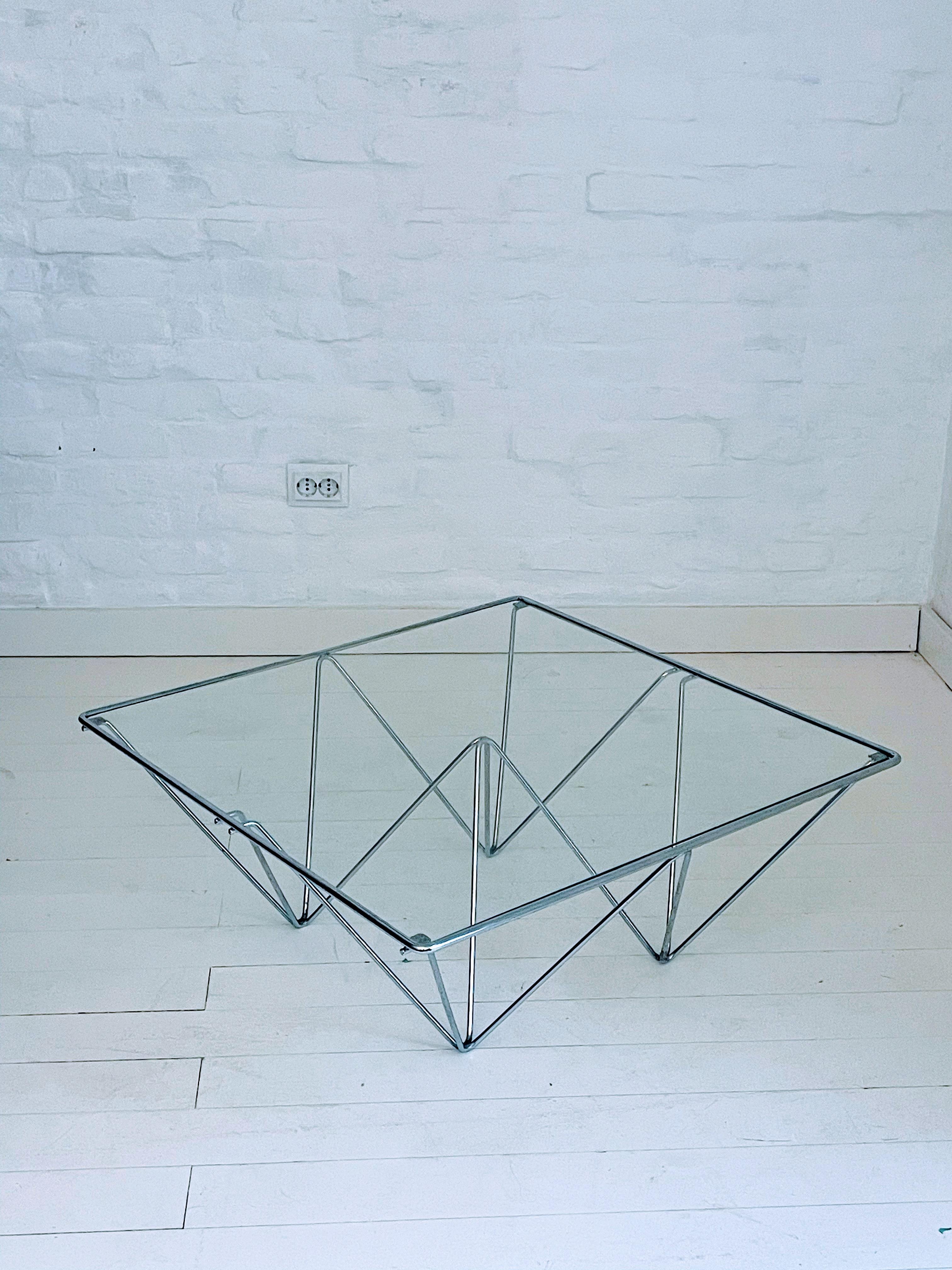Italian Sculptural Coffee Table in the Style of Paolo Piva for B & B Italia 1980s