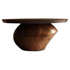Table basse sculpturale en bois de noyer massif, table centrale Solace S8