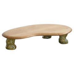 Tavolino da caffè scultoreo - Oak Oak bianco e ceramica smaltata Tavolino da caffè scultoreo - Oak Oak bianco e ceramica smaltata