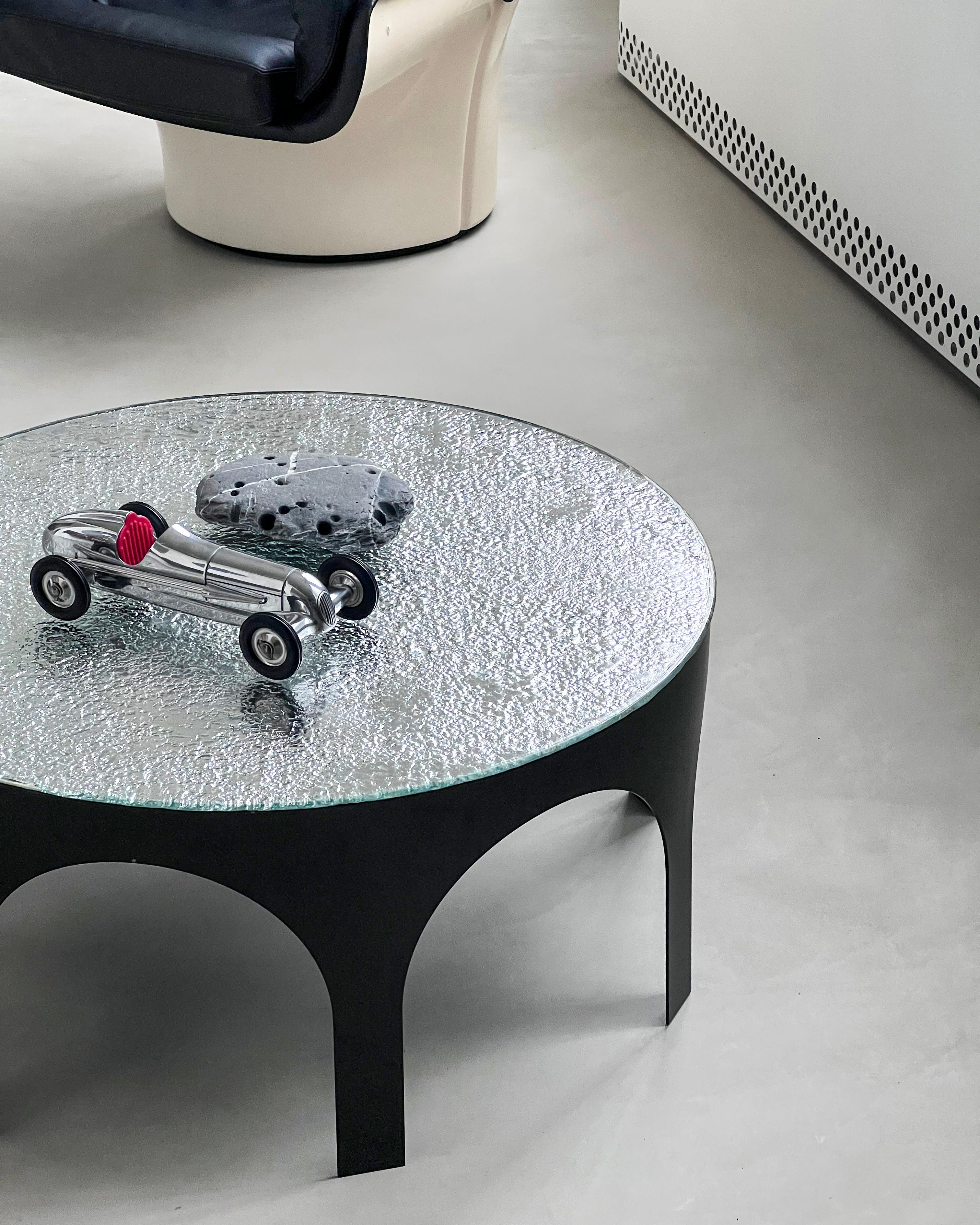 italien Table basse Arches « Palladium » de Spinzi Milano en métal et verre, unique en vente