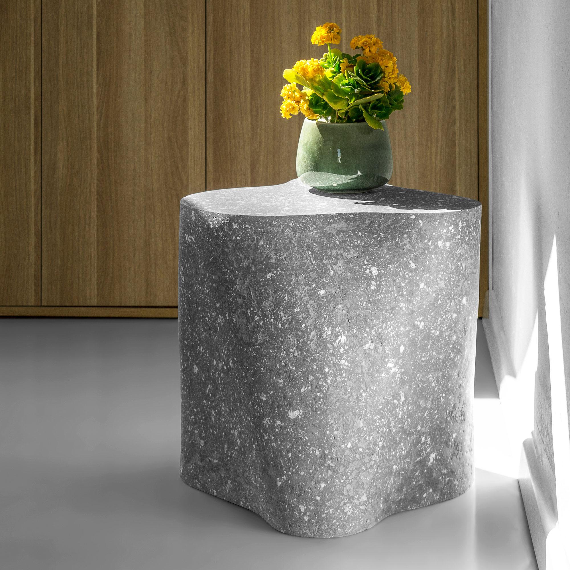 Sculptural Concrete Coffee Side Table, Light Gray Cement by Donatas Žukauskas In New Condition For Sale In Rudamina, LT