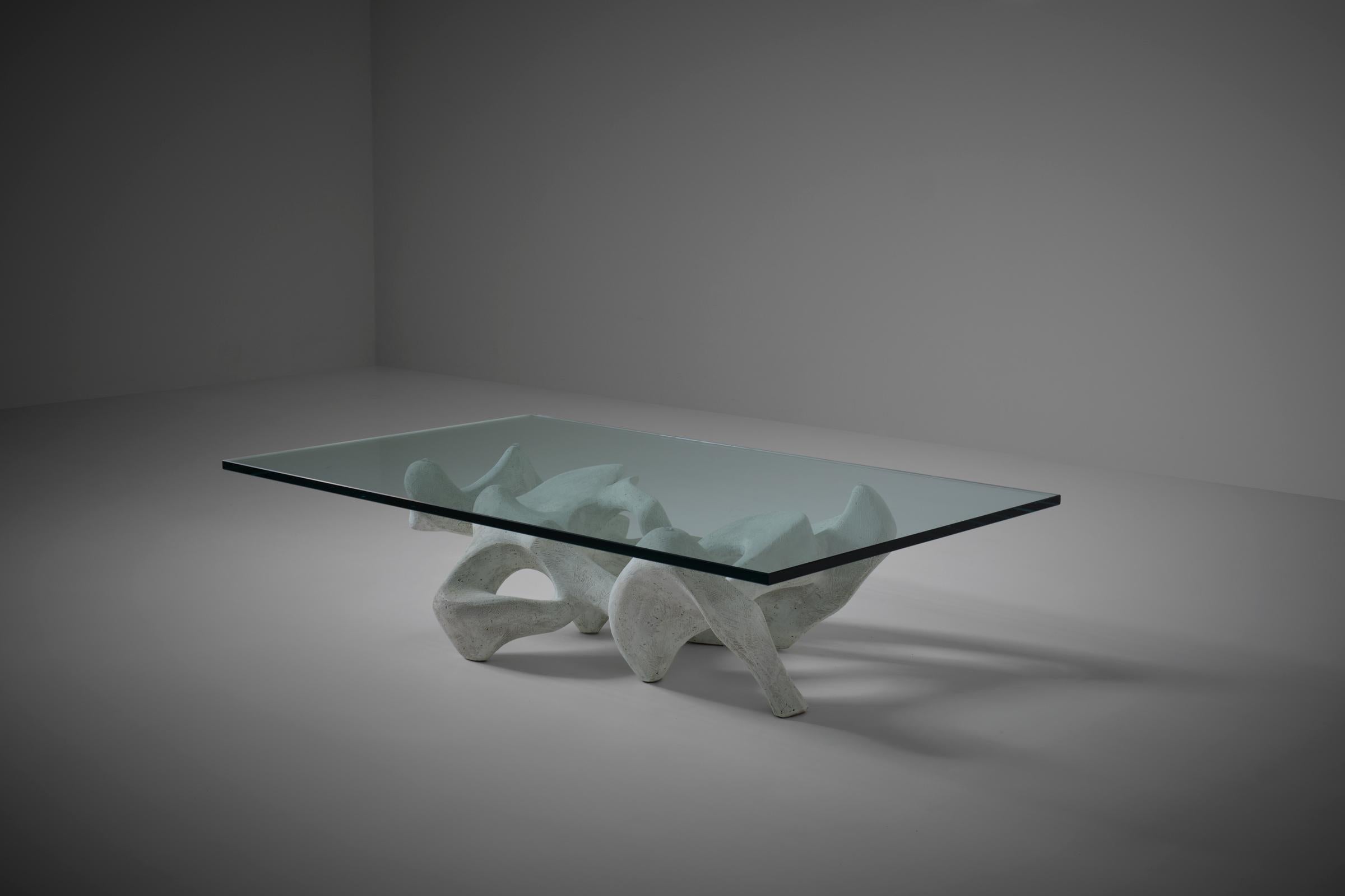 Sculptural Concrete Coffee Table, Italy, 1970s In Good Condition For Sale In Rotterdam, NL