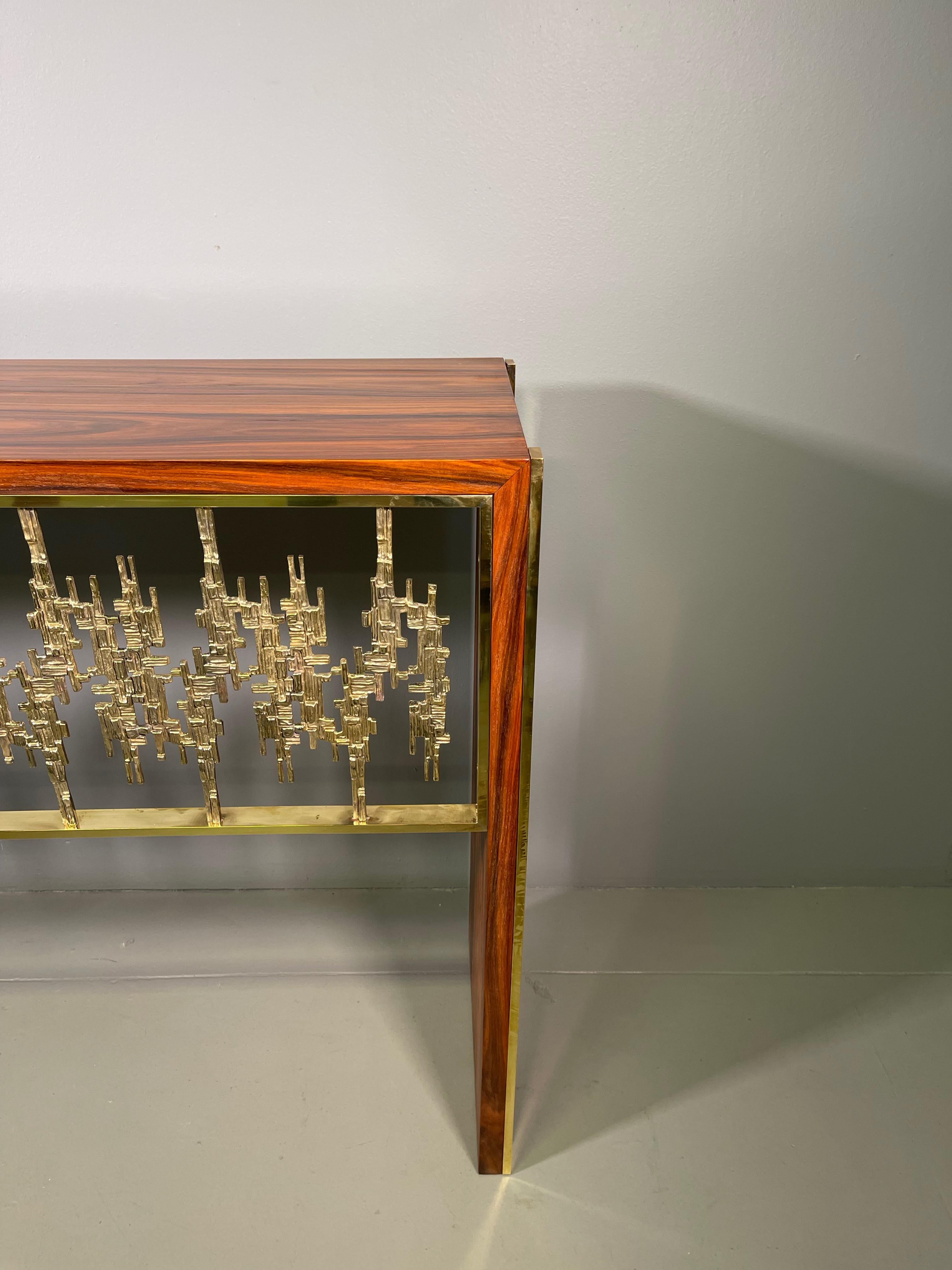 Sculptural Console by Luciano Frigerio in Palisander and Brass, 1970s For Sale 5