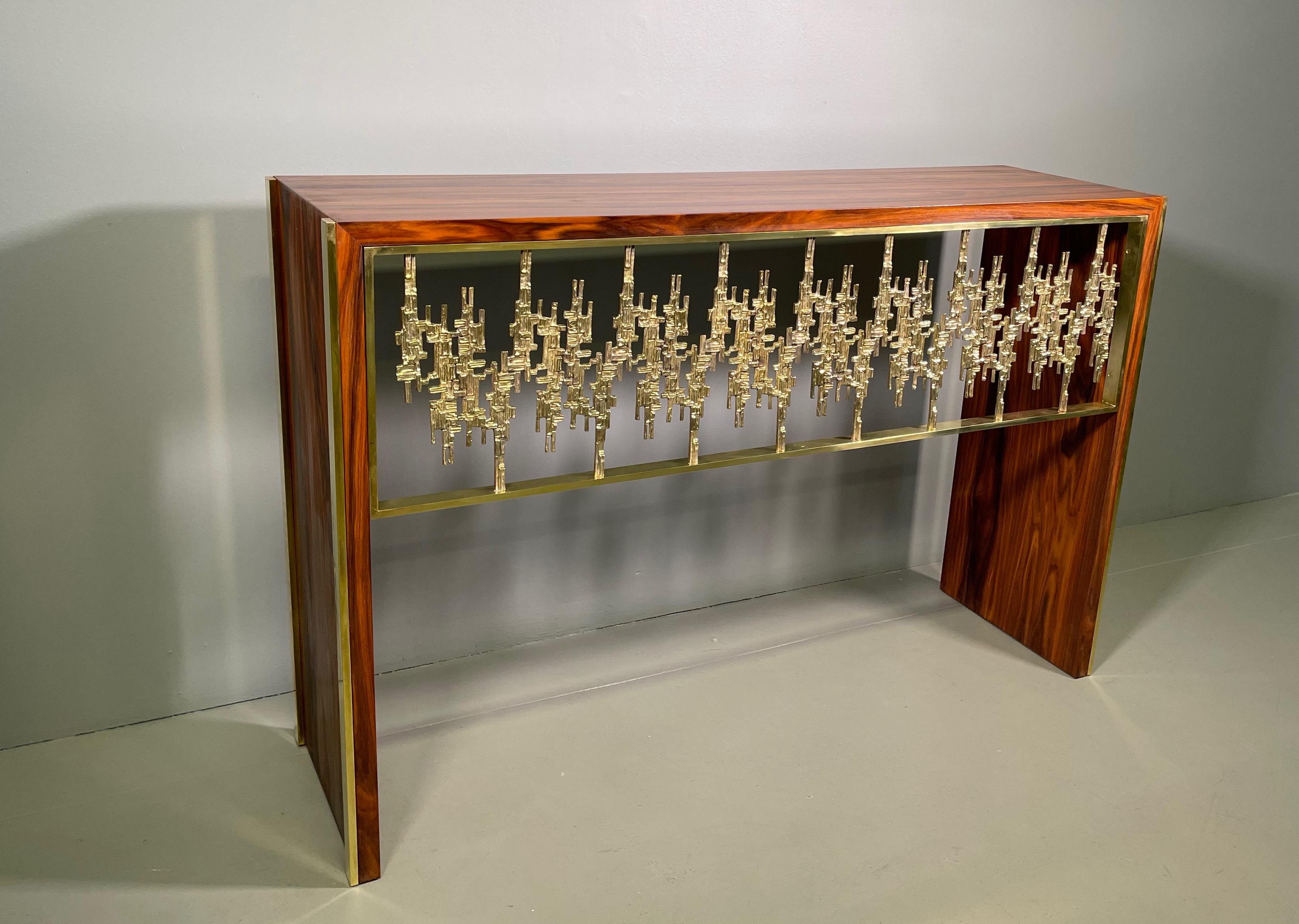 Sculptural Console by Luciano Frigerio in Palisander and Brass, 1970s In Excellent Condition For Sale In Rovereta, SM