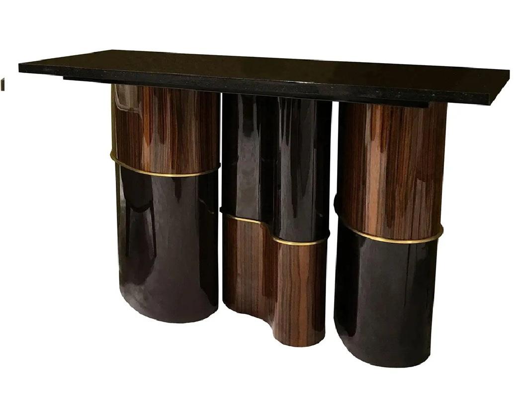Moderno Tavolo consolle scultoreo in ebano naturale con piano in granito nero Galaxy in vendita