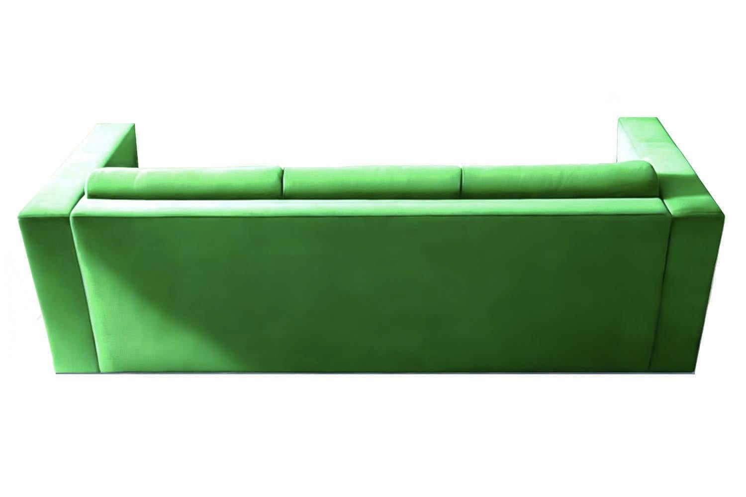 Skulpturales zeitgenössisches Sofa aus smaragdgrünem Samt Revolución (Spanisch) im Angebot