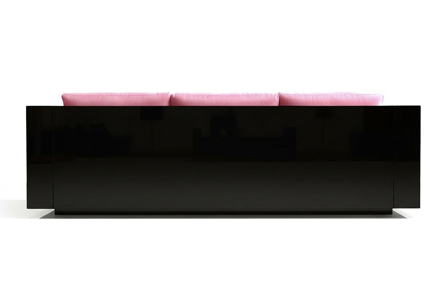 Sculptural Contemporary Pink Velvet and Black Lacquered Sofa Revolución In New Condition For Sale In Almería, ES