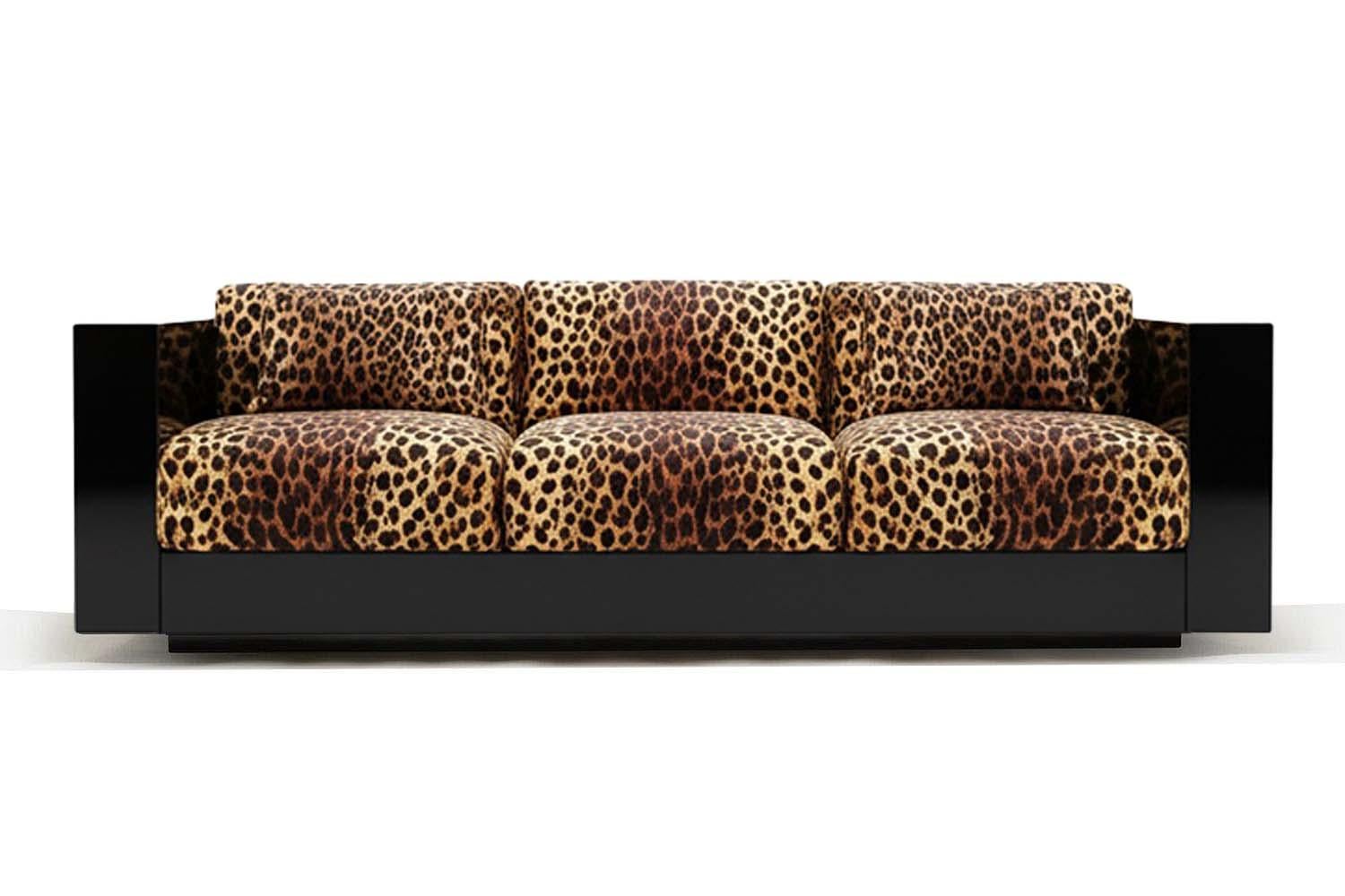 Sculptural Contemporary Pink Velvet and Black Lacquered Sofa Revolución For Sale 1