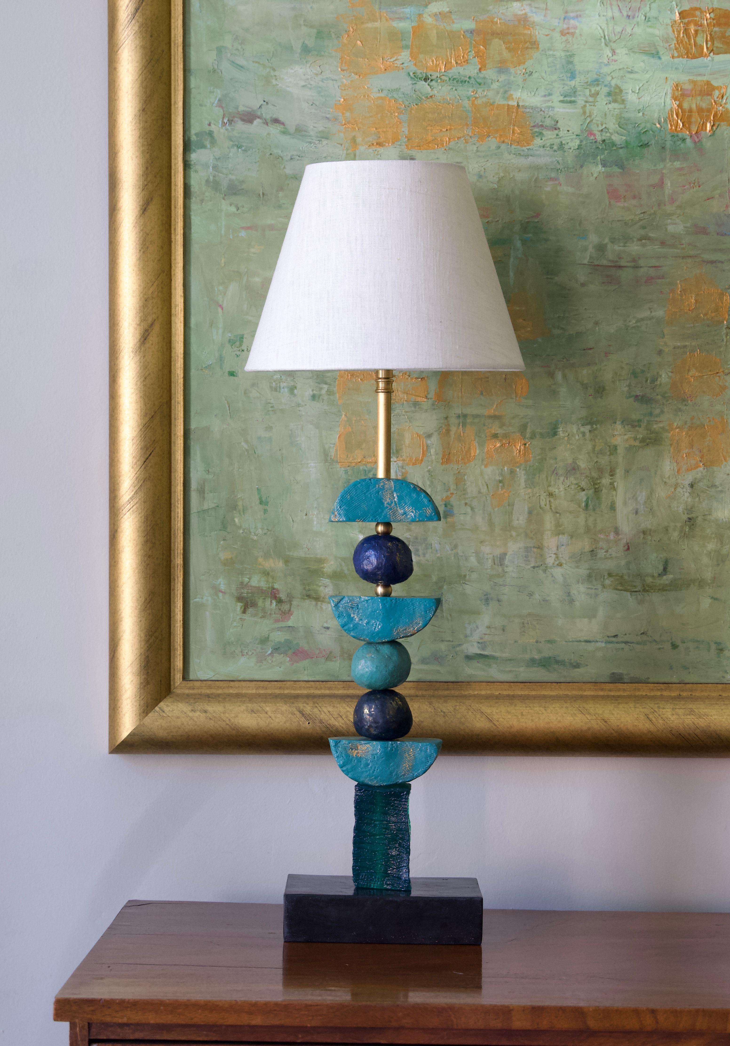 Anglais Lampe de table contemporaine sculpturale, bleue, verte et sarcelle de Margit Wittig en vente