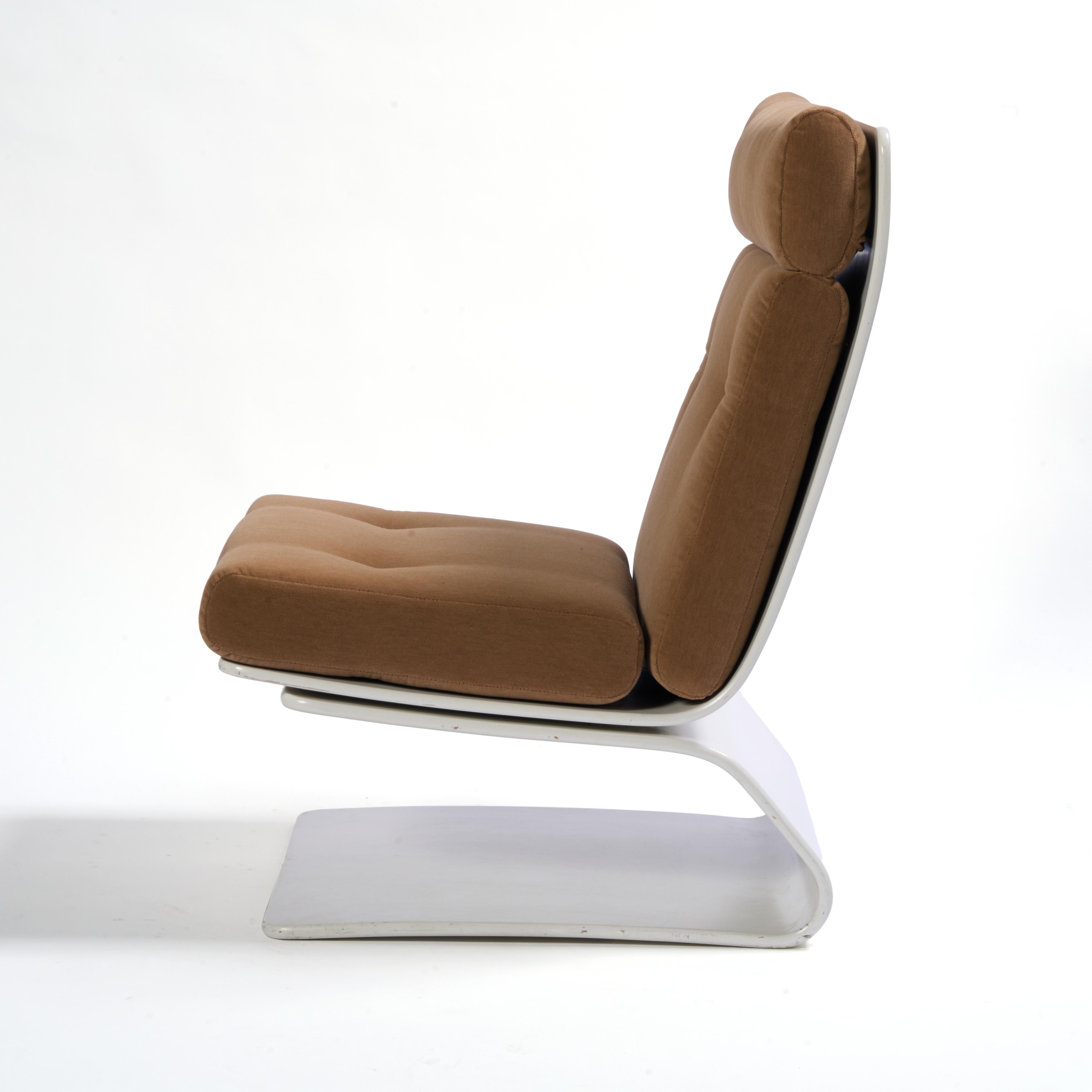 Skulpturaler COR Stuhl von Peter Ghyczy, geformtes Sperrholz, Mohair (Moderne) im Angebot