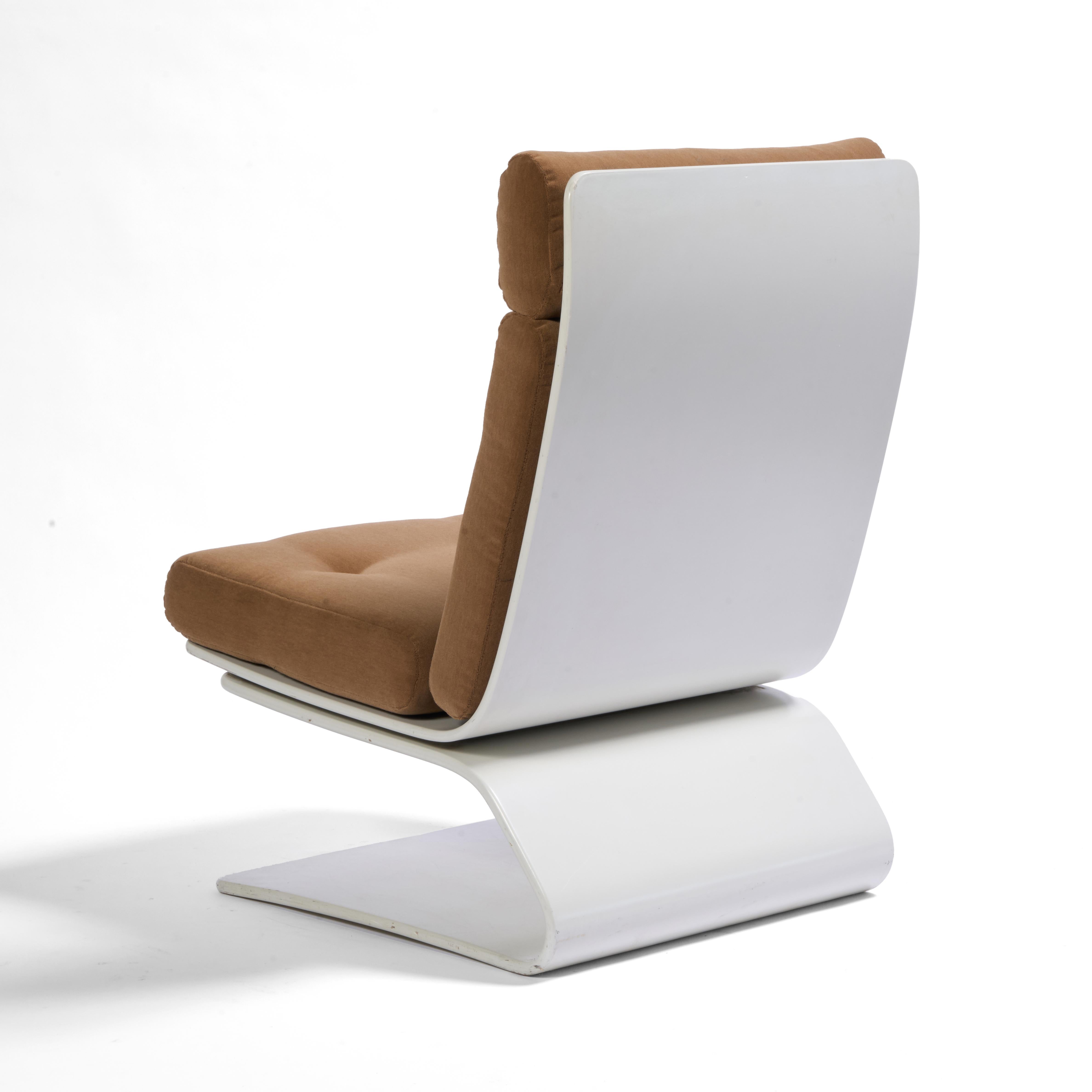 Skulpturaler COR Stuhl von Peter Ghyczy, geformtes Sperrholz, Mohair (Deutsch) im Angebot