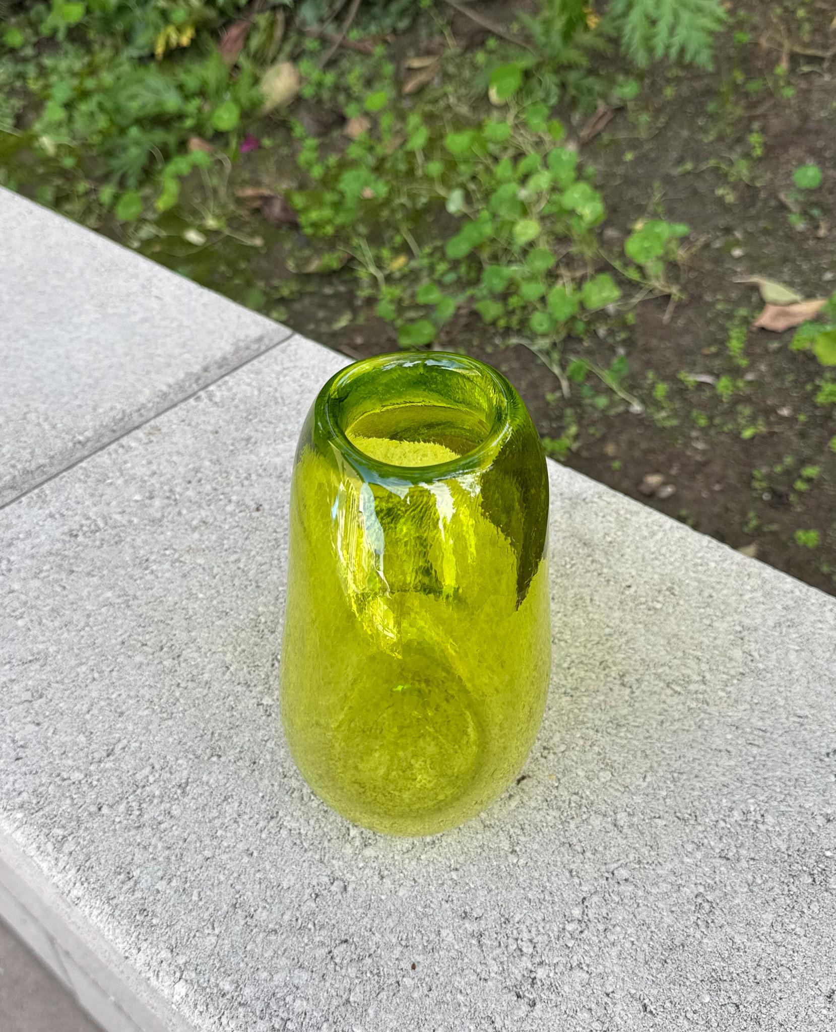 Cruche / vase sculptural en verre d'art craquelé, États-Unis, XXe siècle en vente 4