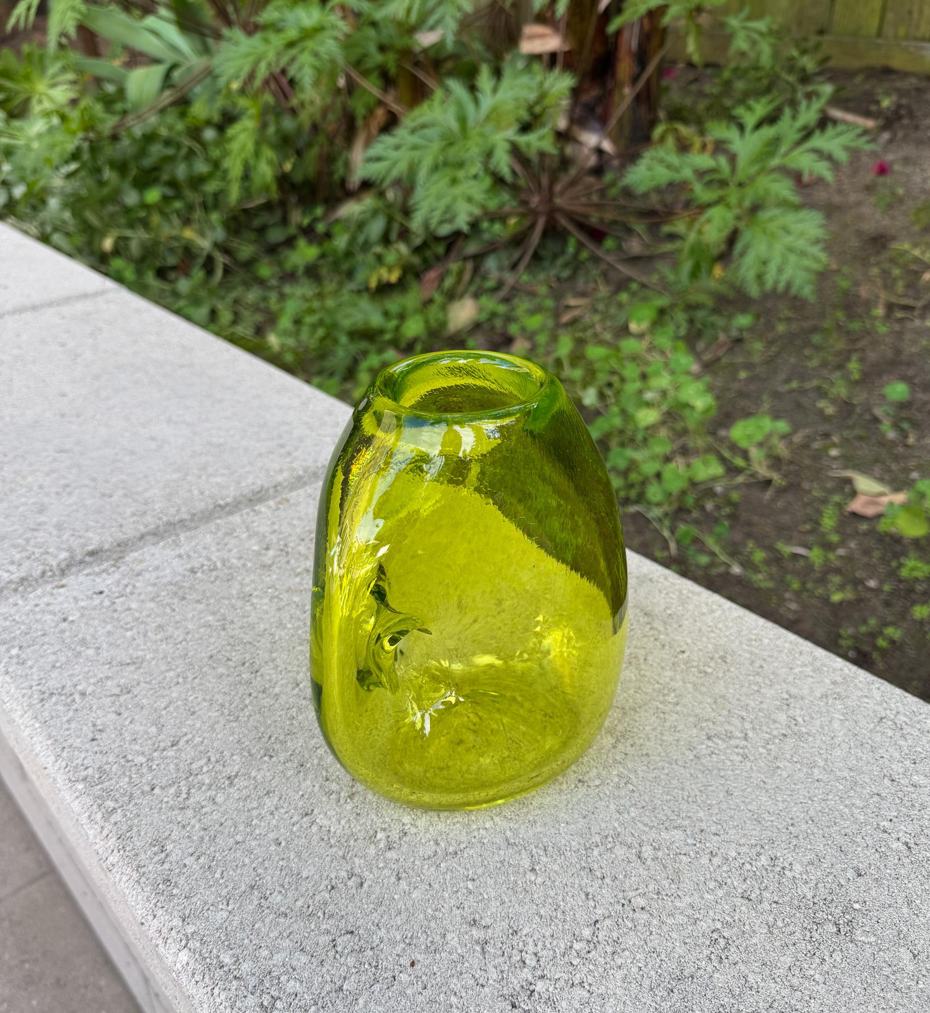 Cruche / vase sculptural en verre d'art craquelé, États-Unis, XXe siècle en vente 8