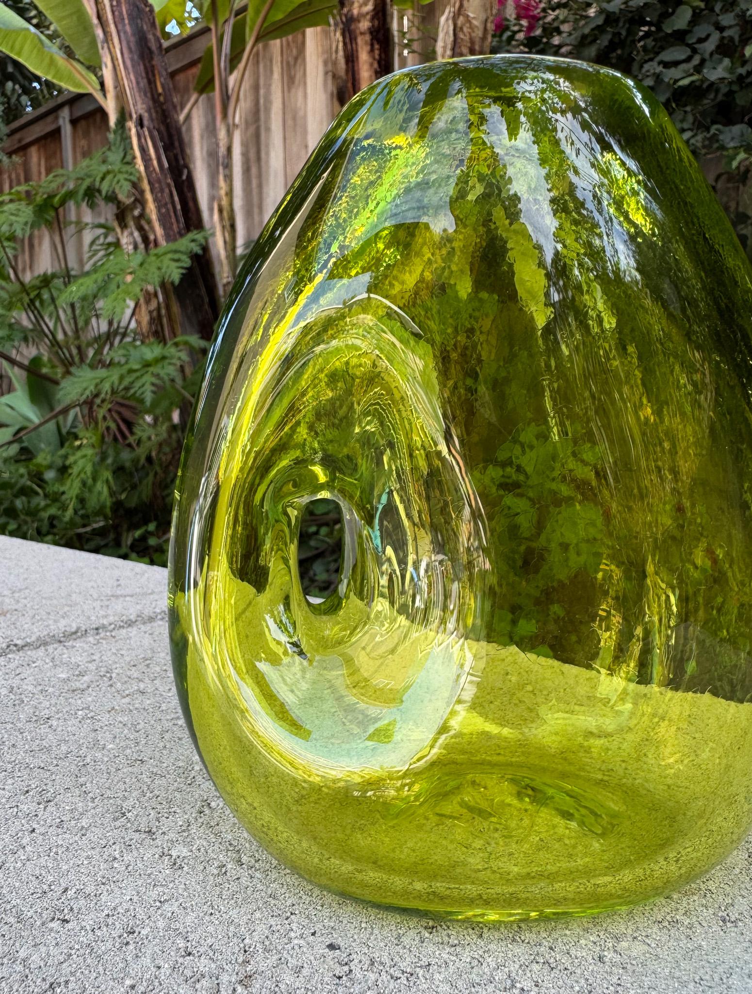 Cruche / vase sculptural en verre d'art craquelé, États-Unis, XXe siècle Bon état - En vente à San Juan Capistrano, CA