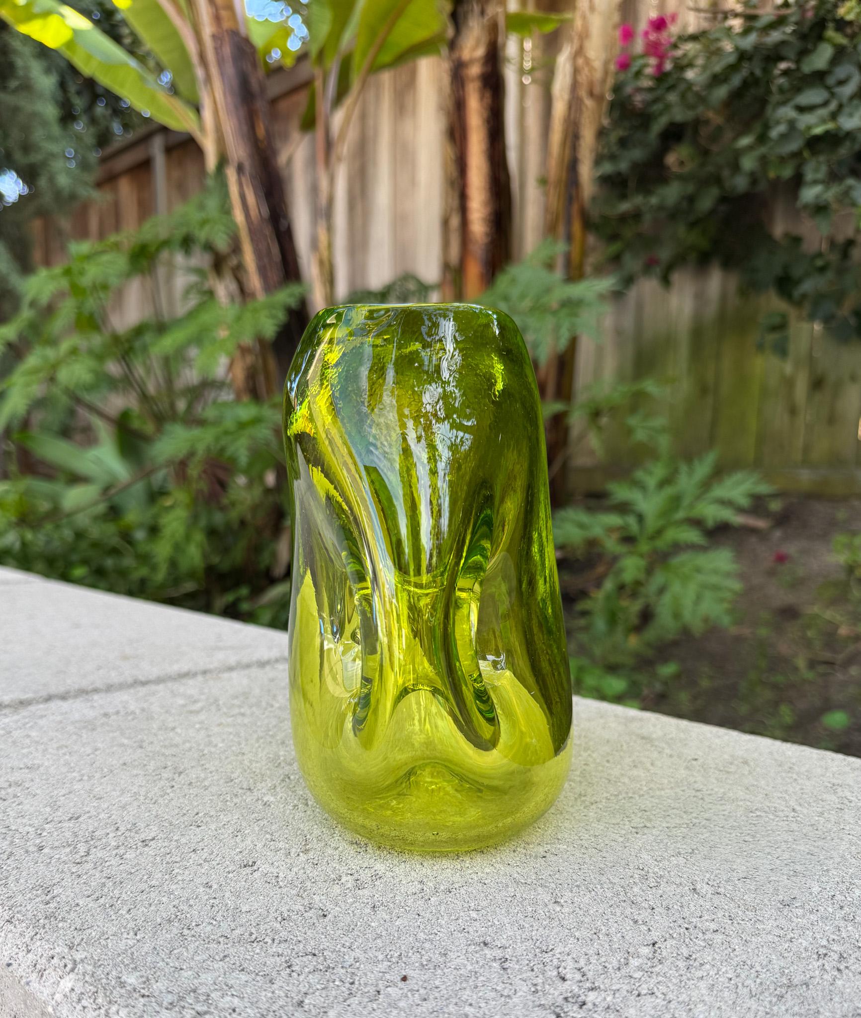 Cruche / vase sculptural en verre d'art craquelé, États-Unis, XXe siècle en vente 2