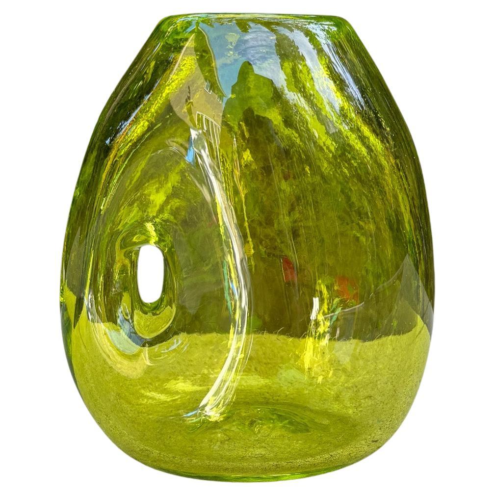 Brocca / Vaso scultoreo in vetro artistico craquelé, Stati Uniti, XX secolo