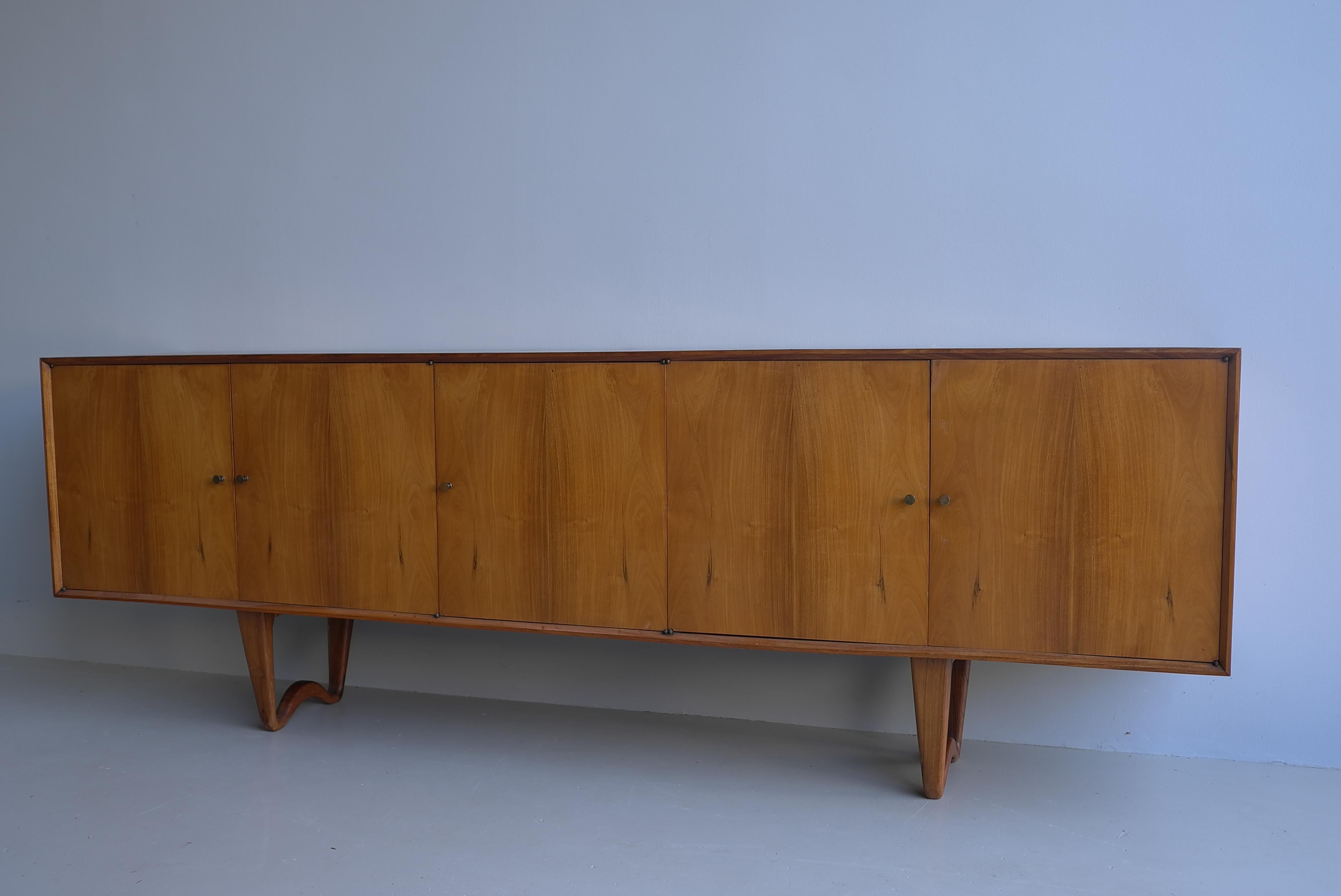 Sculptural Credenza-Sideboard by Giuseppe Scapinelli , Brazil 1950s en venta 3
