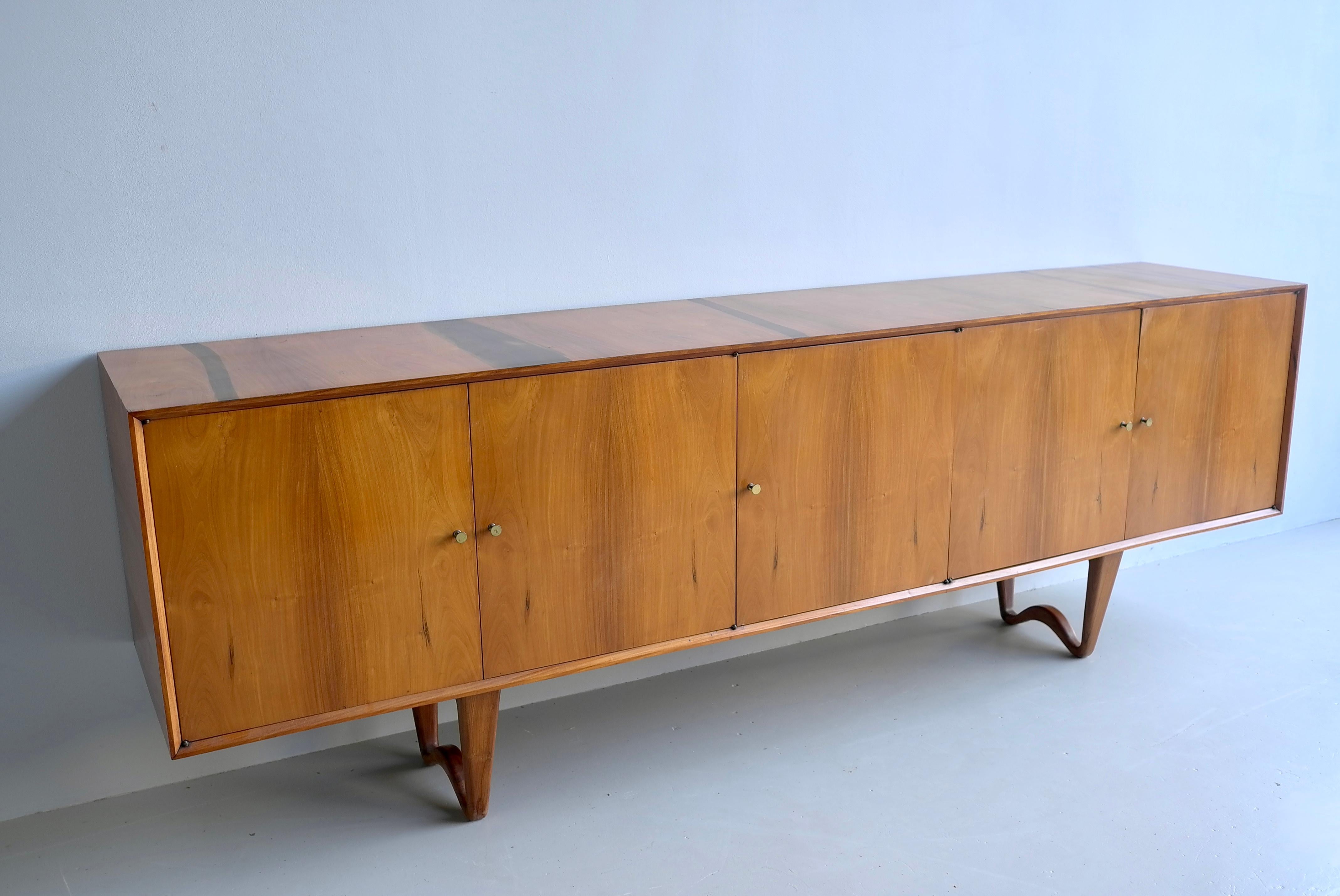 Sculptural Credenza-Sideboard by Giuseppe Scapinelli , Brazil 1950s en venta 11