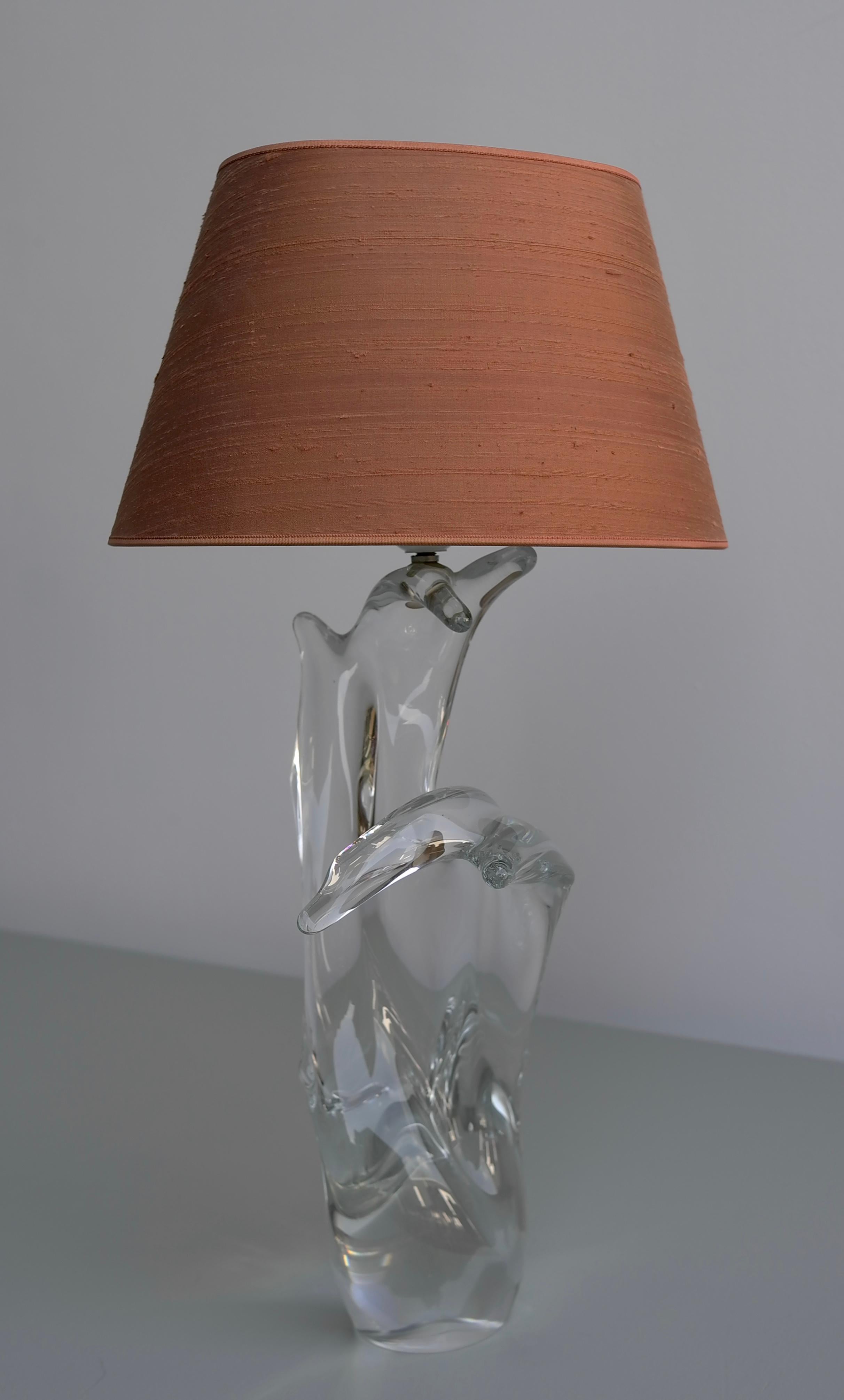 French Sculptural Crystal Table Lamp with Silk Shade, France, 1960s For Sale
