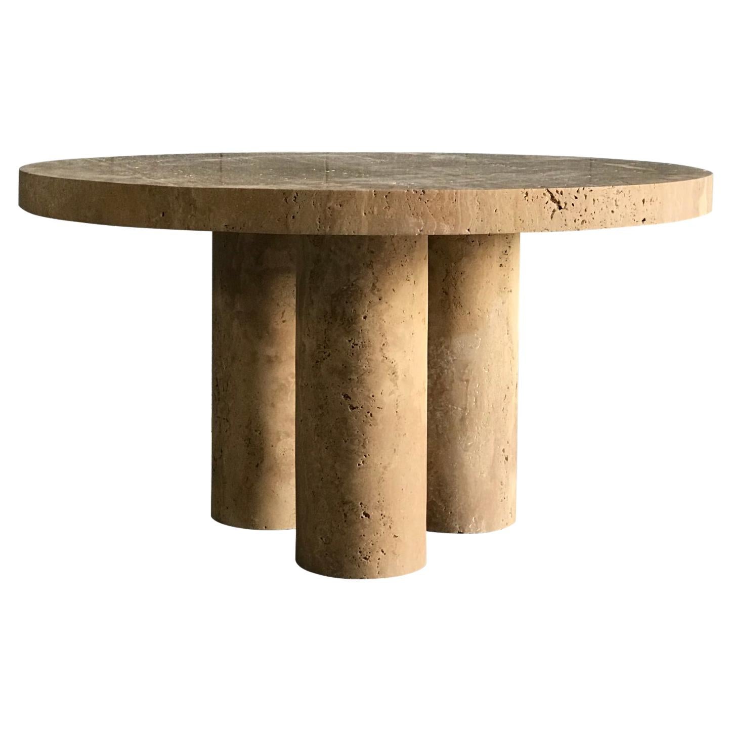 Table basse sculpturale Cuddle 76 de Pietro Franceschini