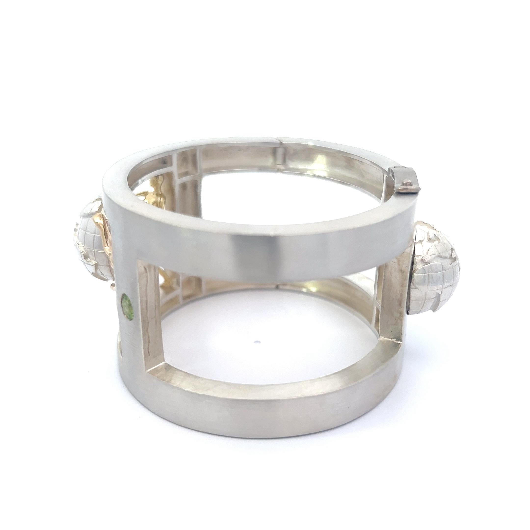 Artisan Sculptural Cuff Bracelet in Sterling Silver 18k Yellow Gold 1.1tct Peridot For Sale