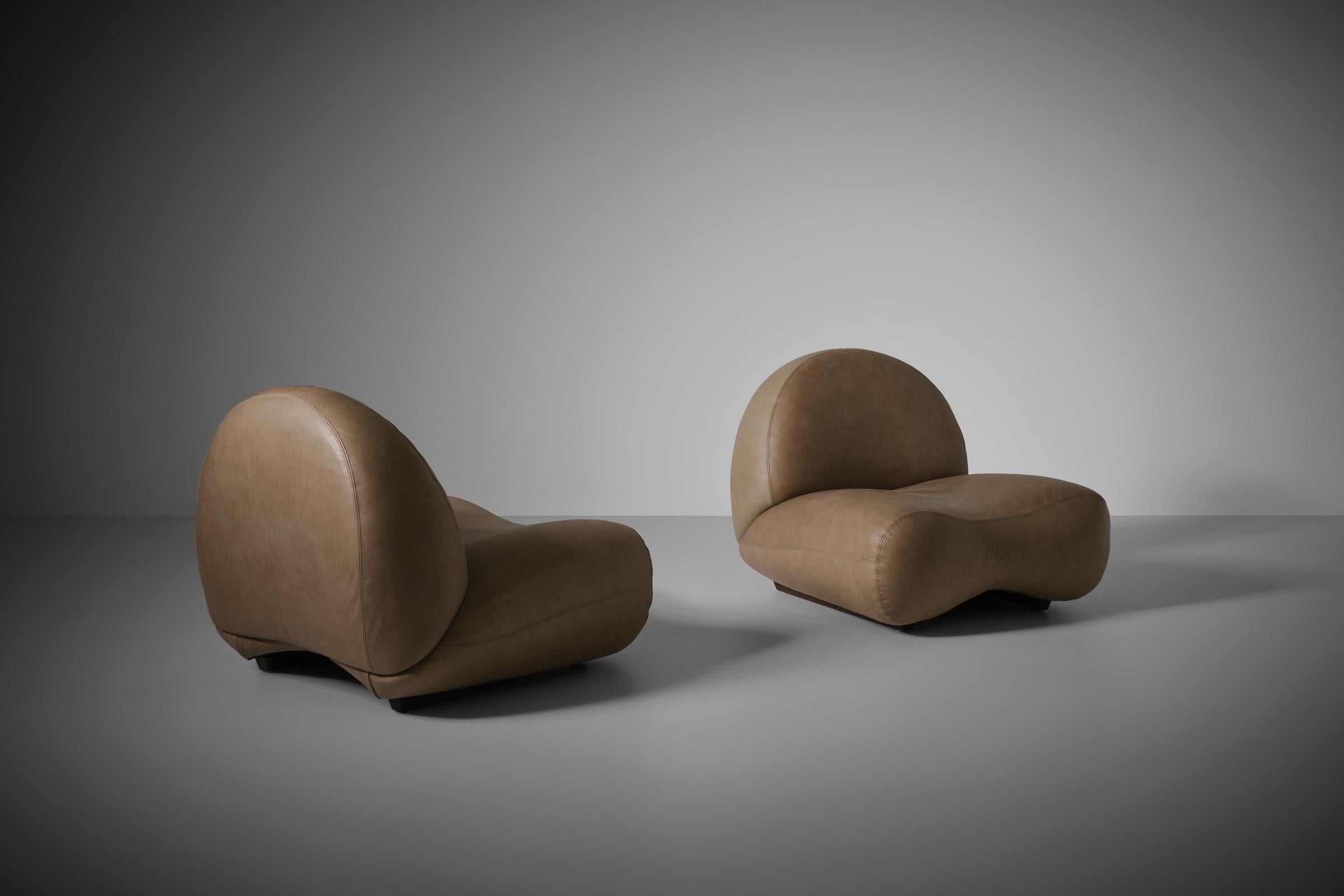 Sculptural Curved Leather Lounge Chairs, Italy, 1960s In Good Condition In Rotterdam, NL