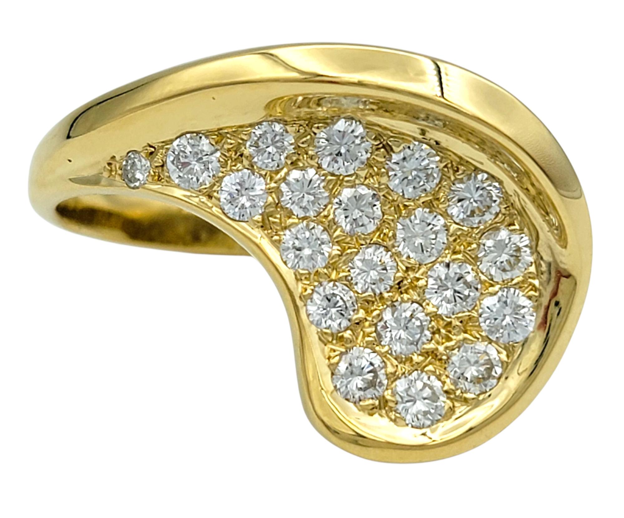 Contemporary Sculptural Curved Pavé Diamond Cocktail Ring in 18 Karat Yellow Gold, E-F / VS1 For Sale
